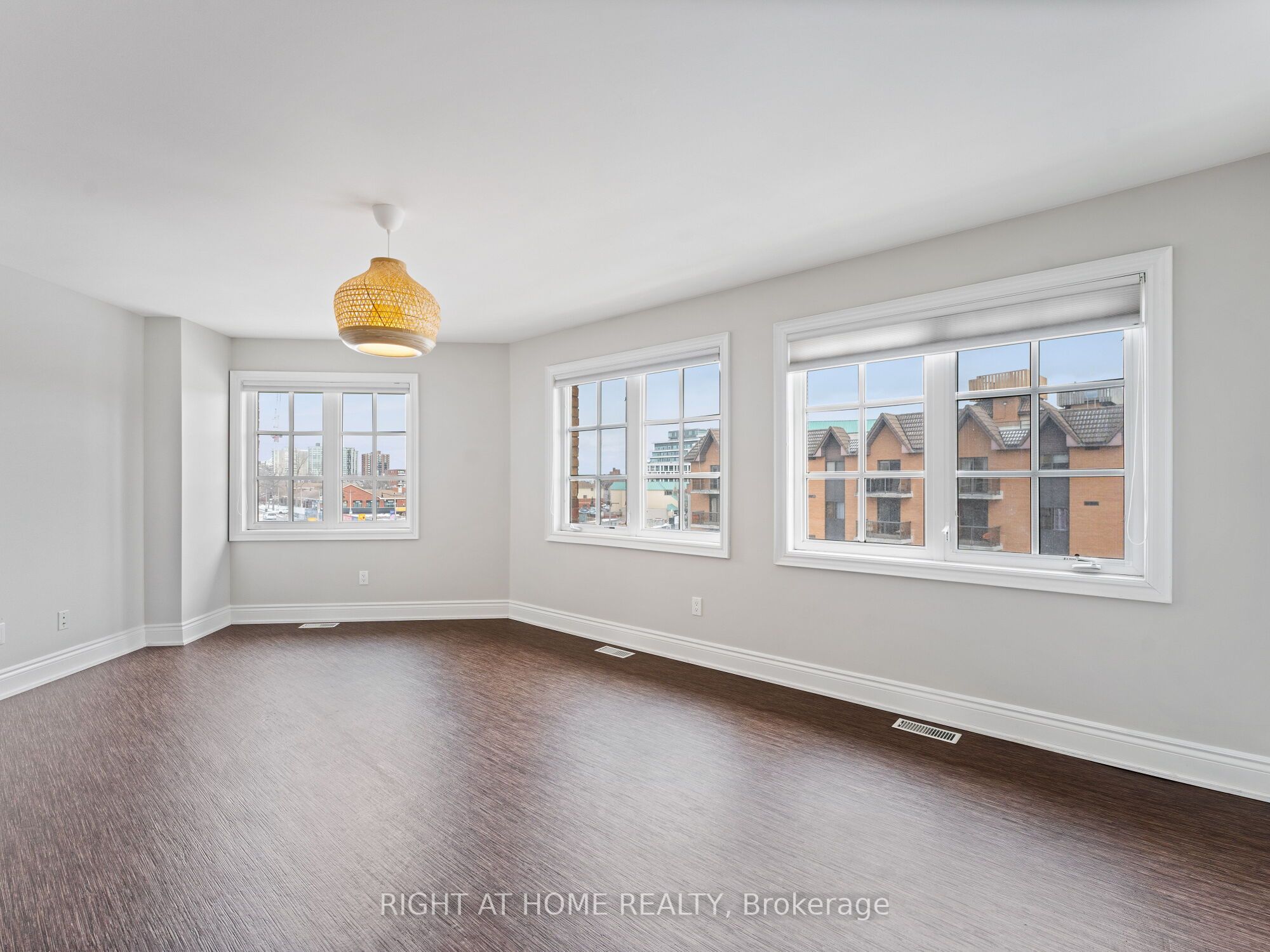 120 Bronte Road 8 Property Photo 16