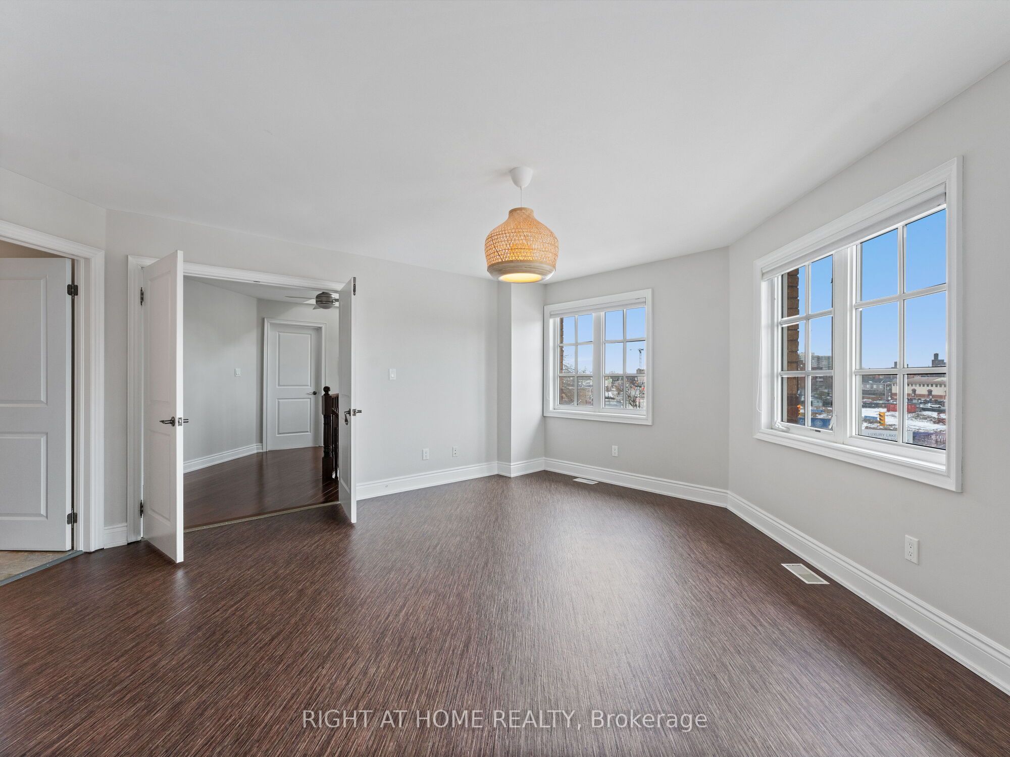 120 Bronte Road 8 Property Photo 17