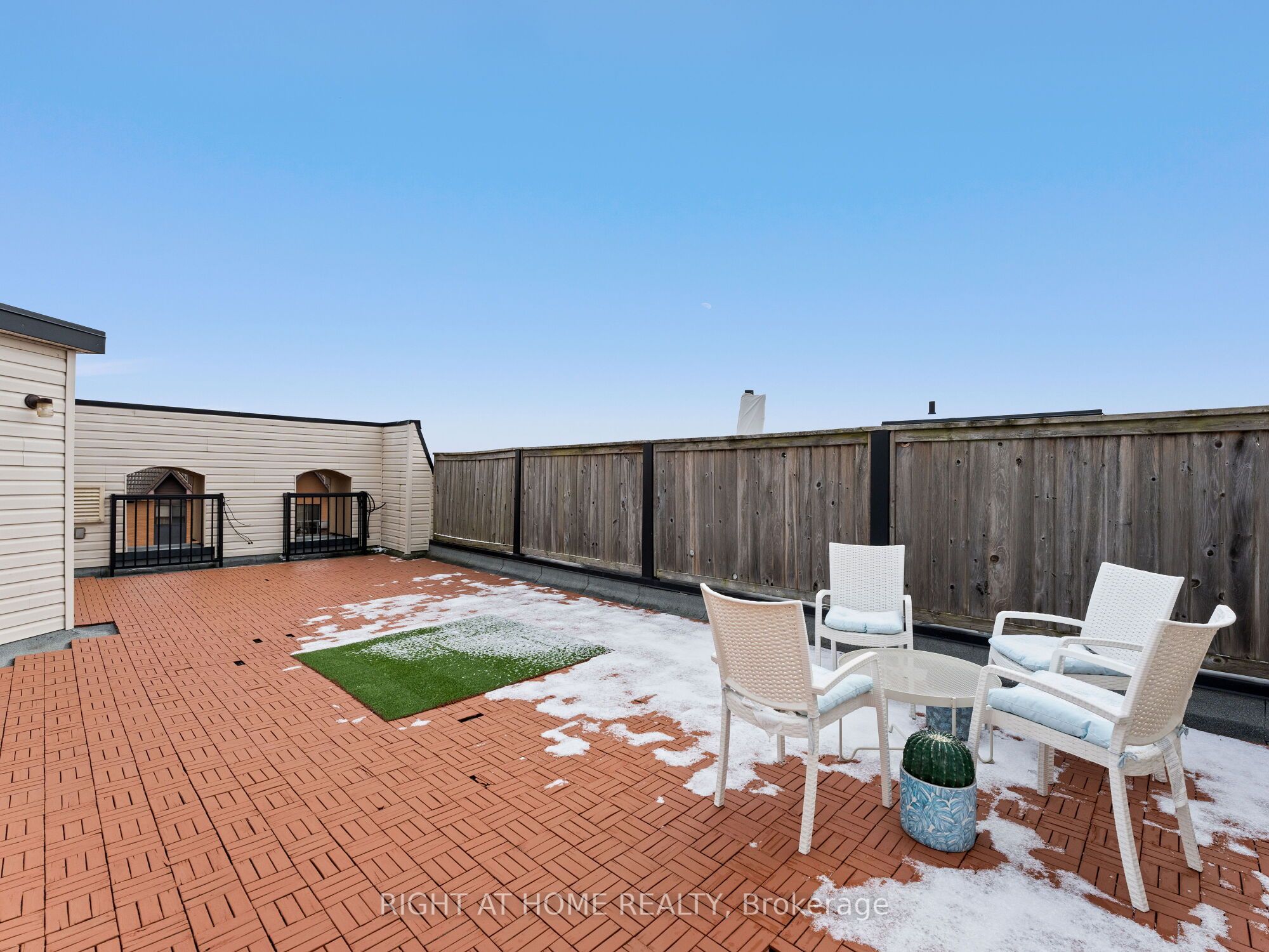 120 Bronte Road 8 Property Photo 30