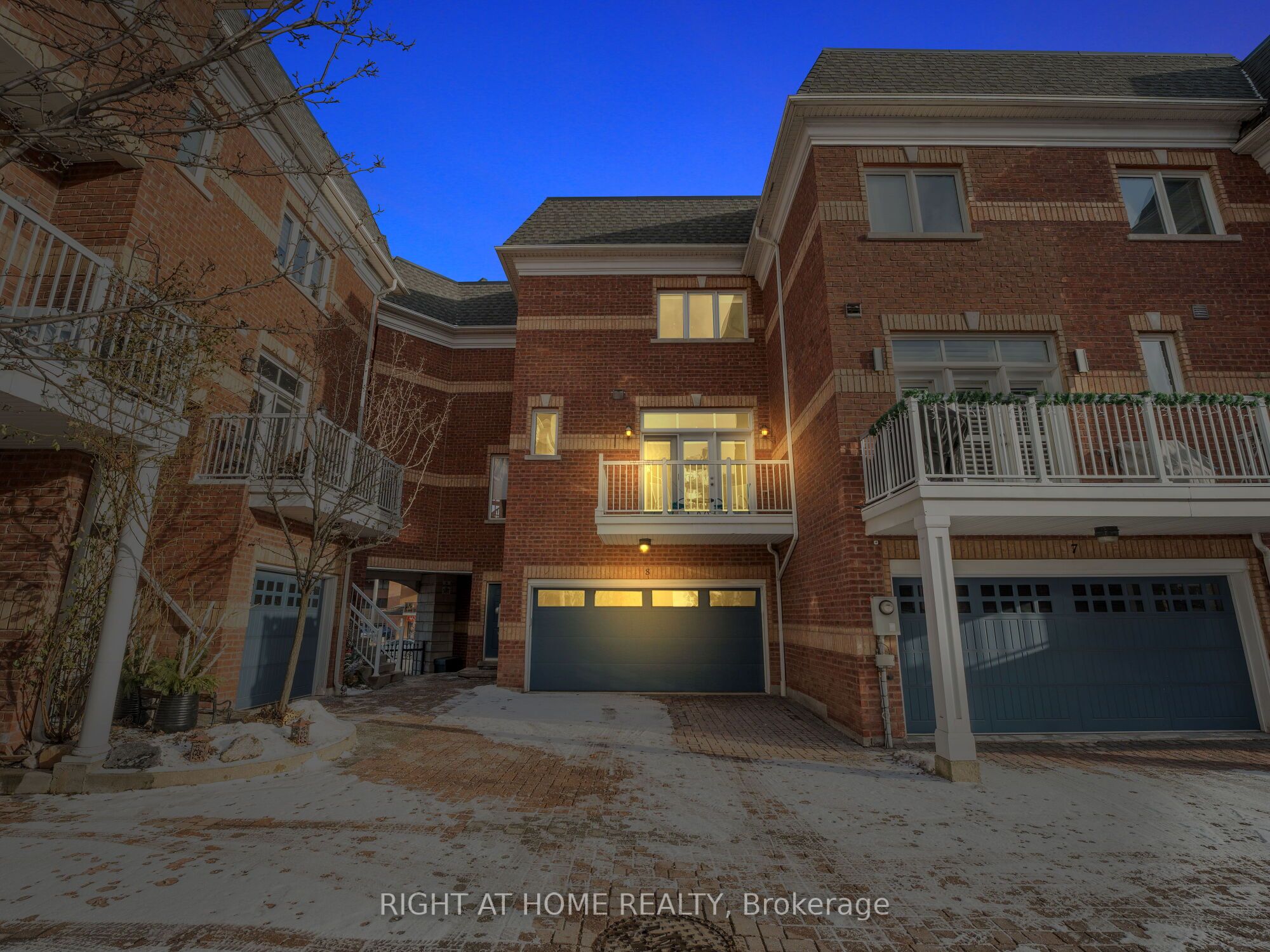 120 Bronte Road 8 Property Photo 32