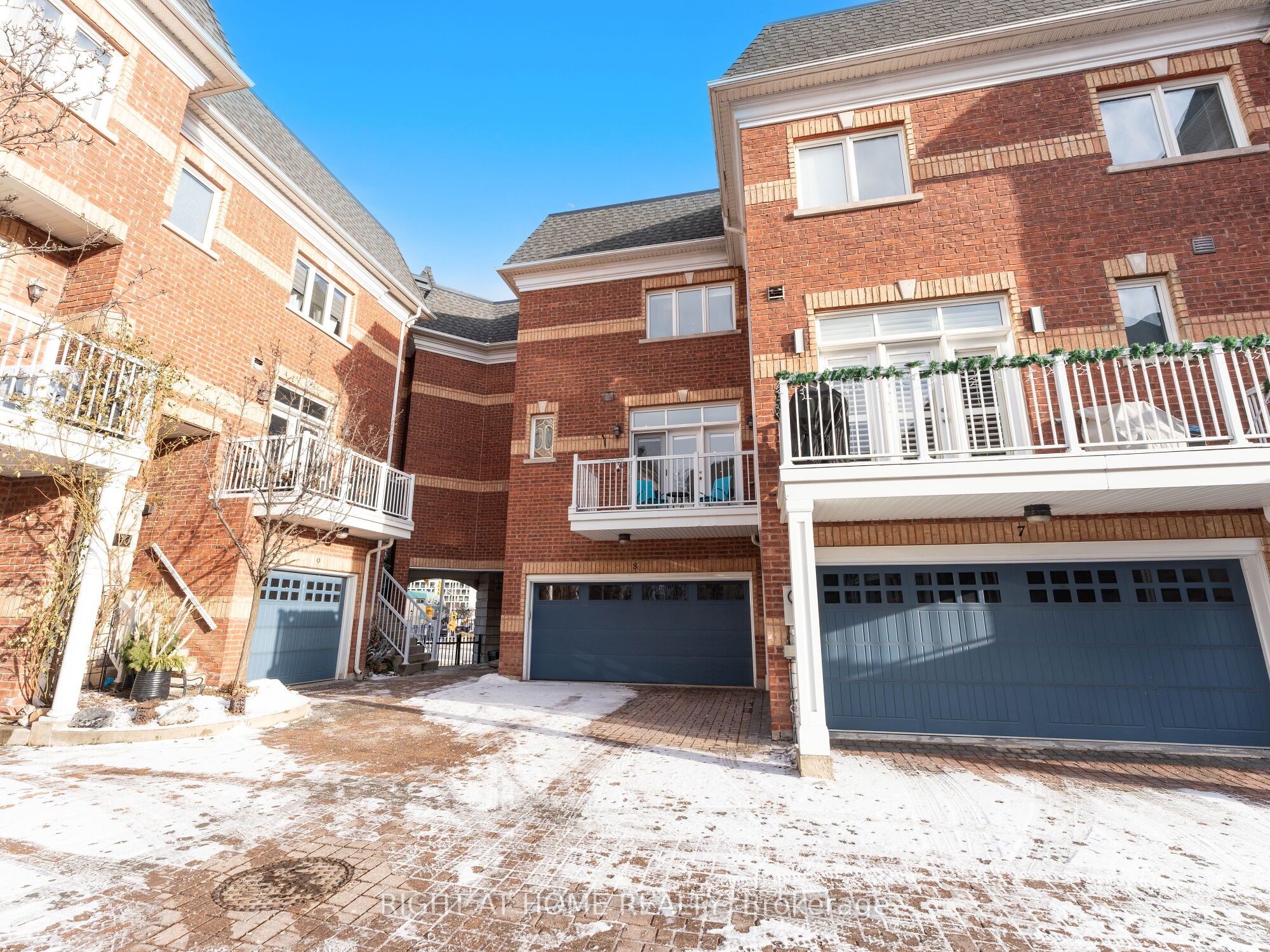 120 Bronte Road 8 Property Photo 33