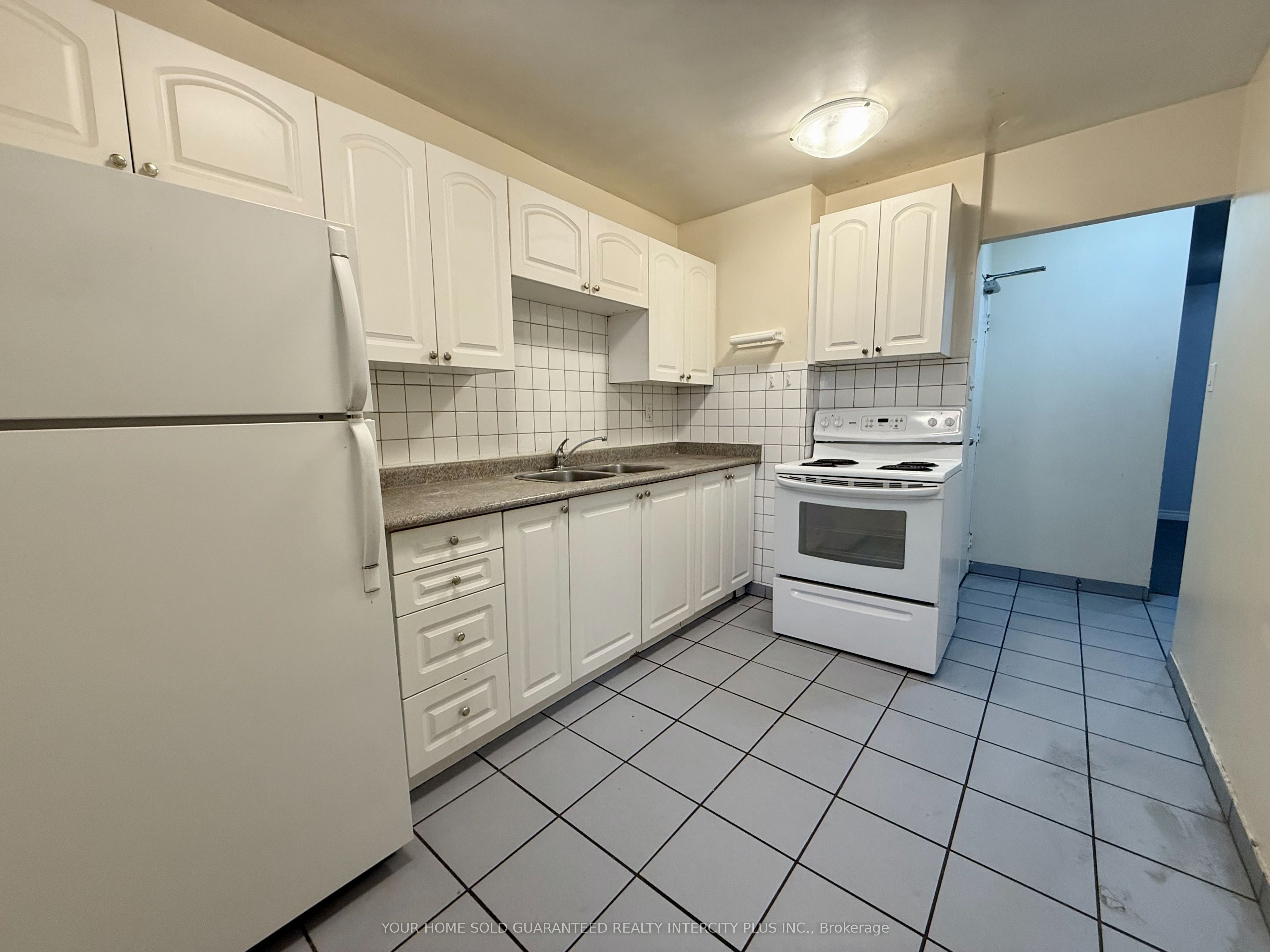 390 Dixon Road 708 Property Photo 4