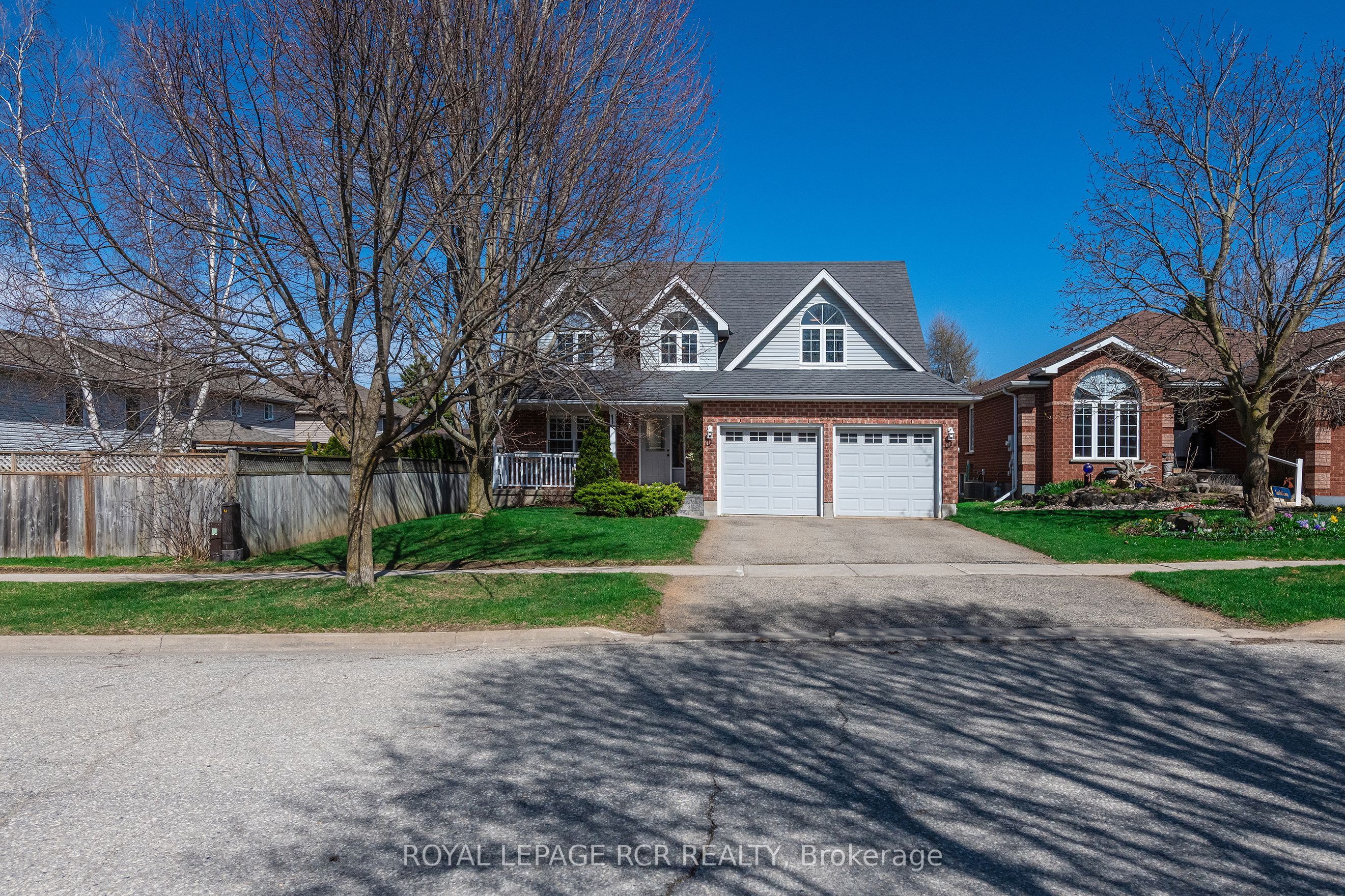 222 Walsh Crescent Property Photo 1