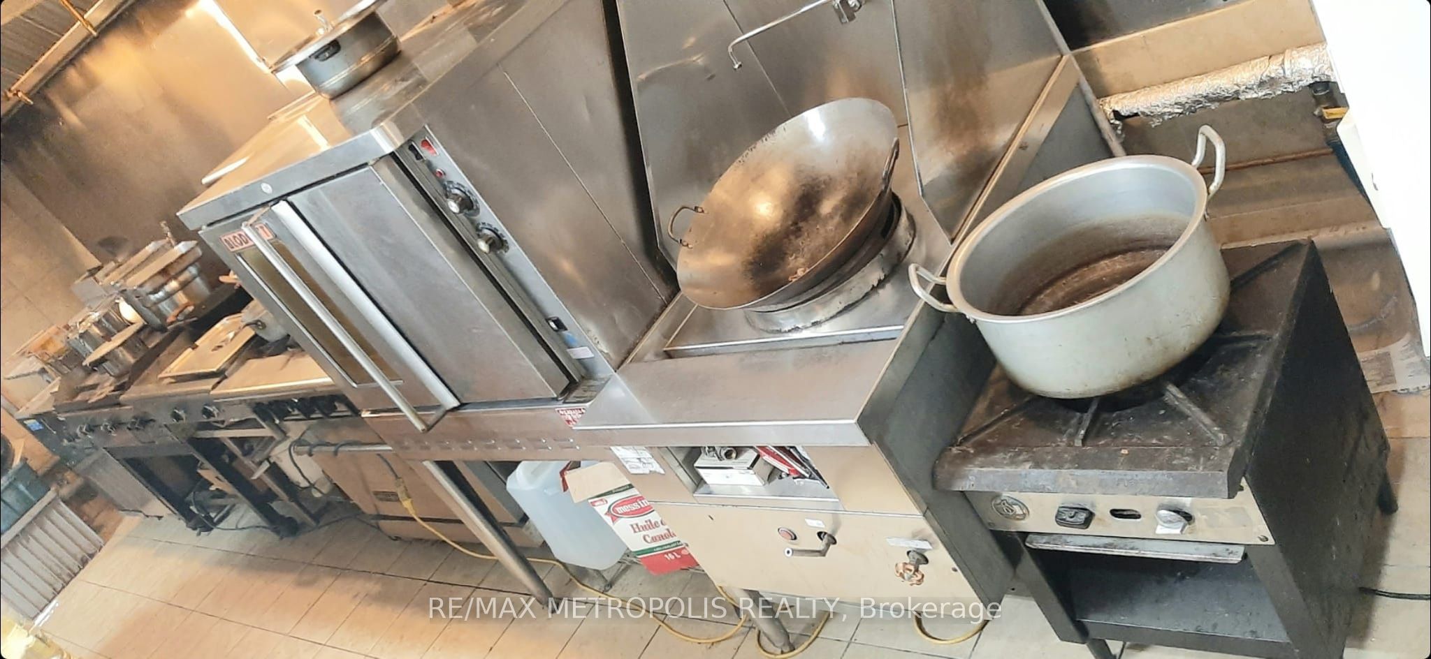 5118 Dundas Street Property Photo 6