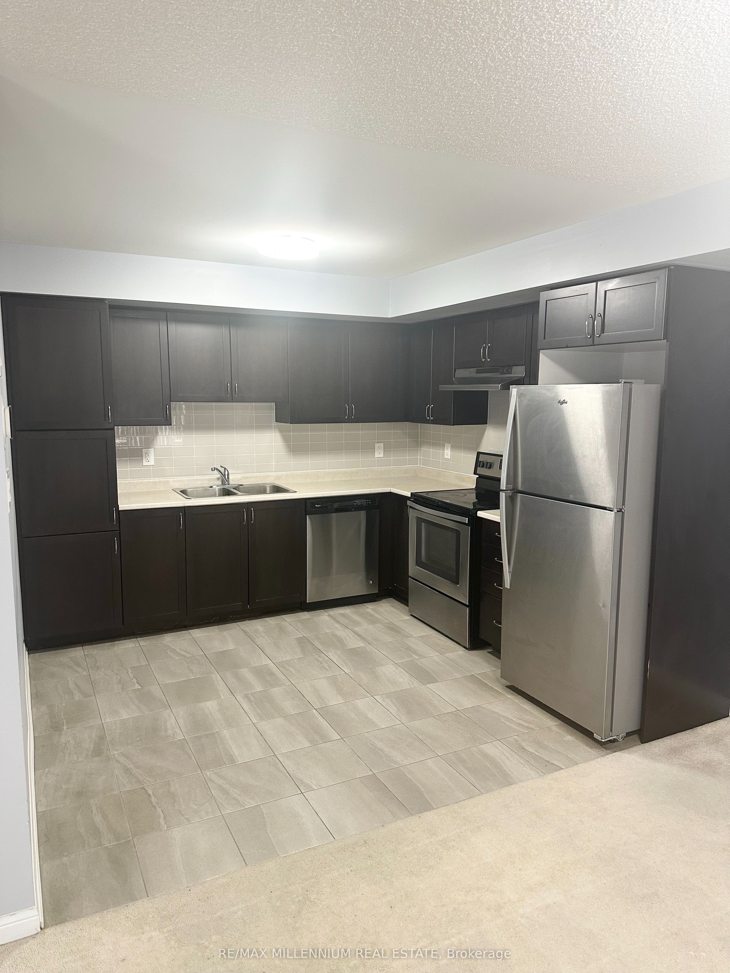 250 Sunny Meadow Blvd Property Photo 4