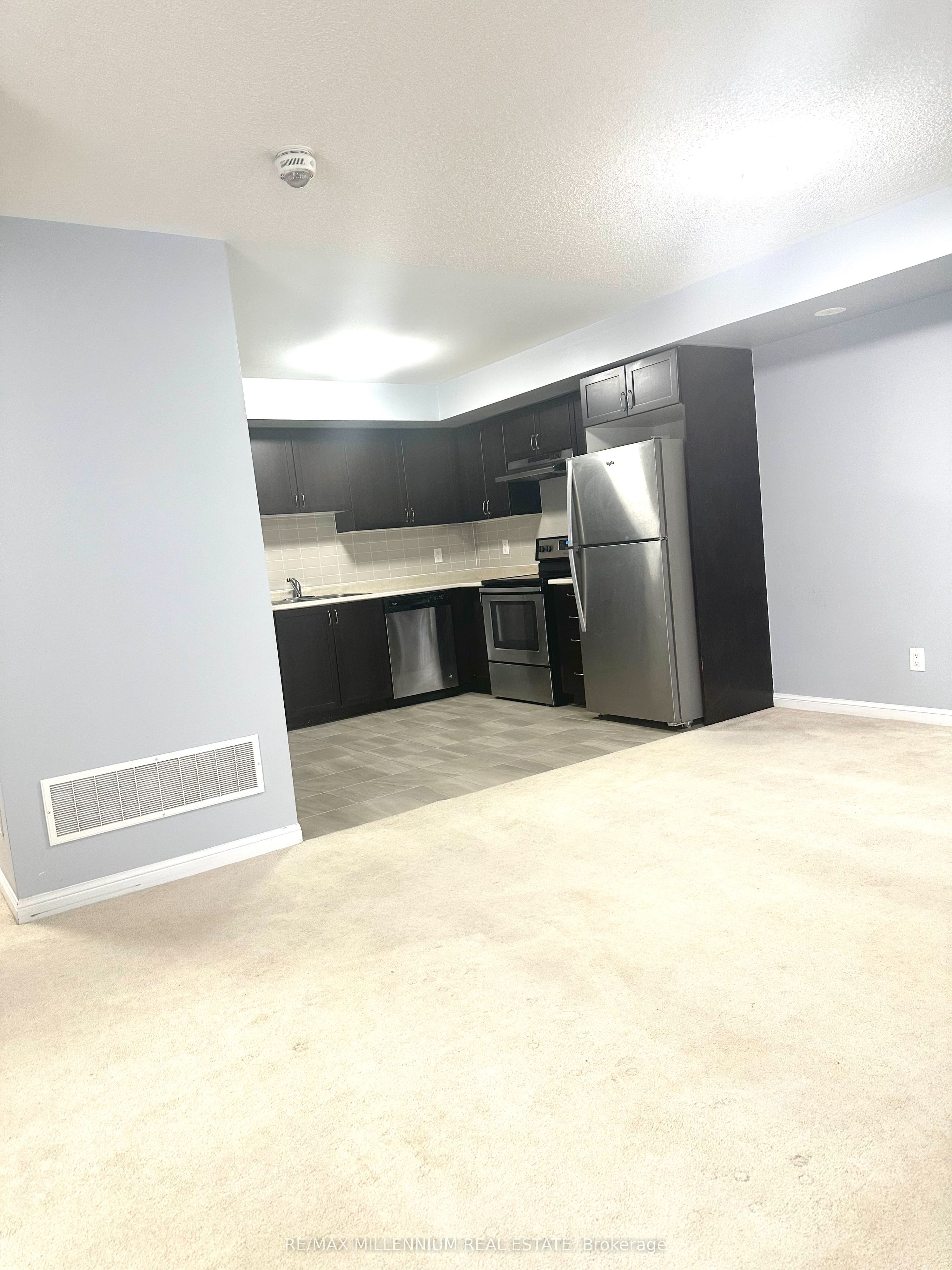 250 Sunny Meadow Blvd Property Photo 5