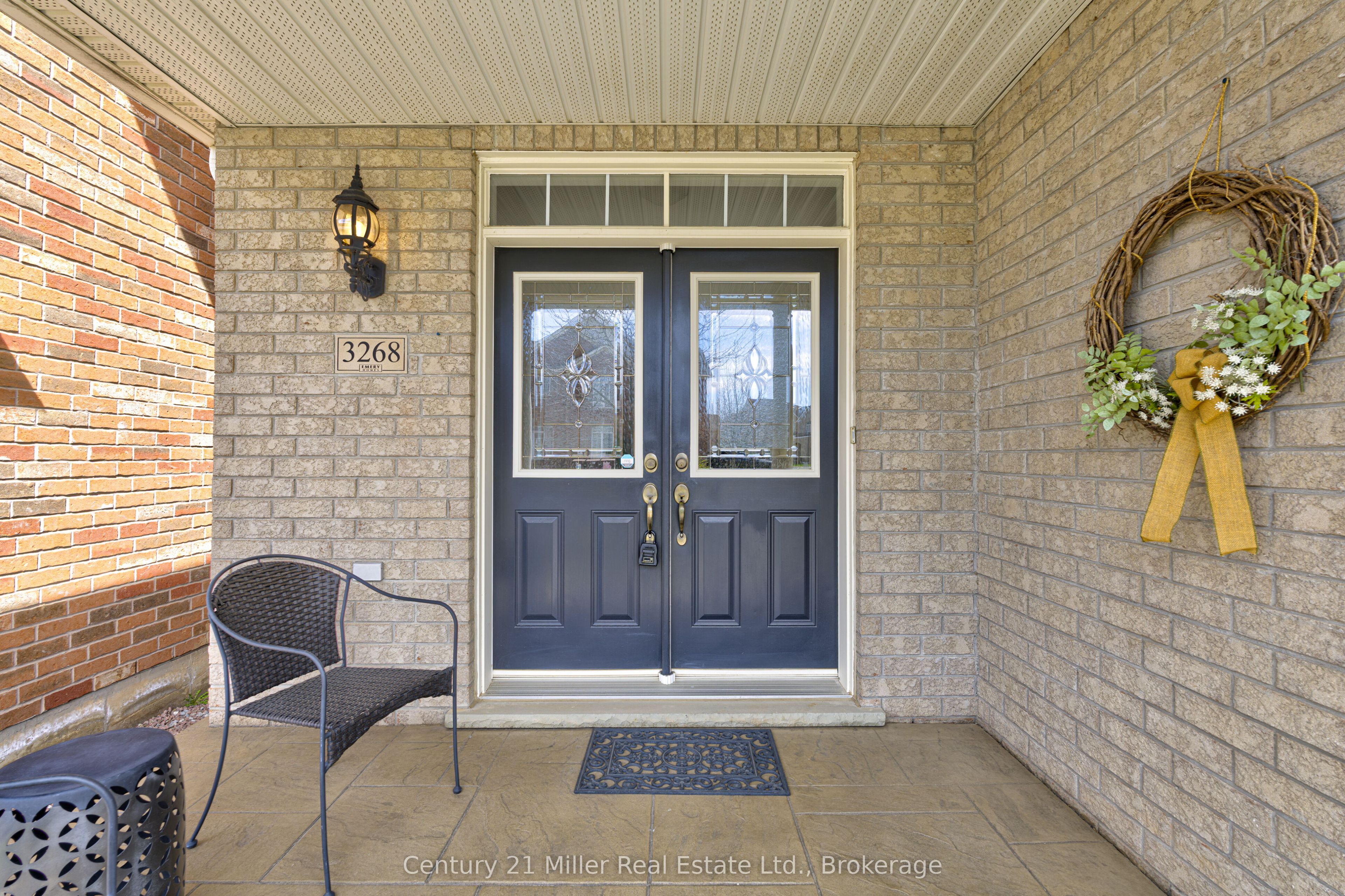 3268 Sealey Crescent Property Photo 3