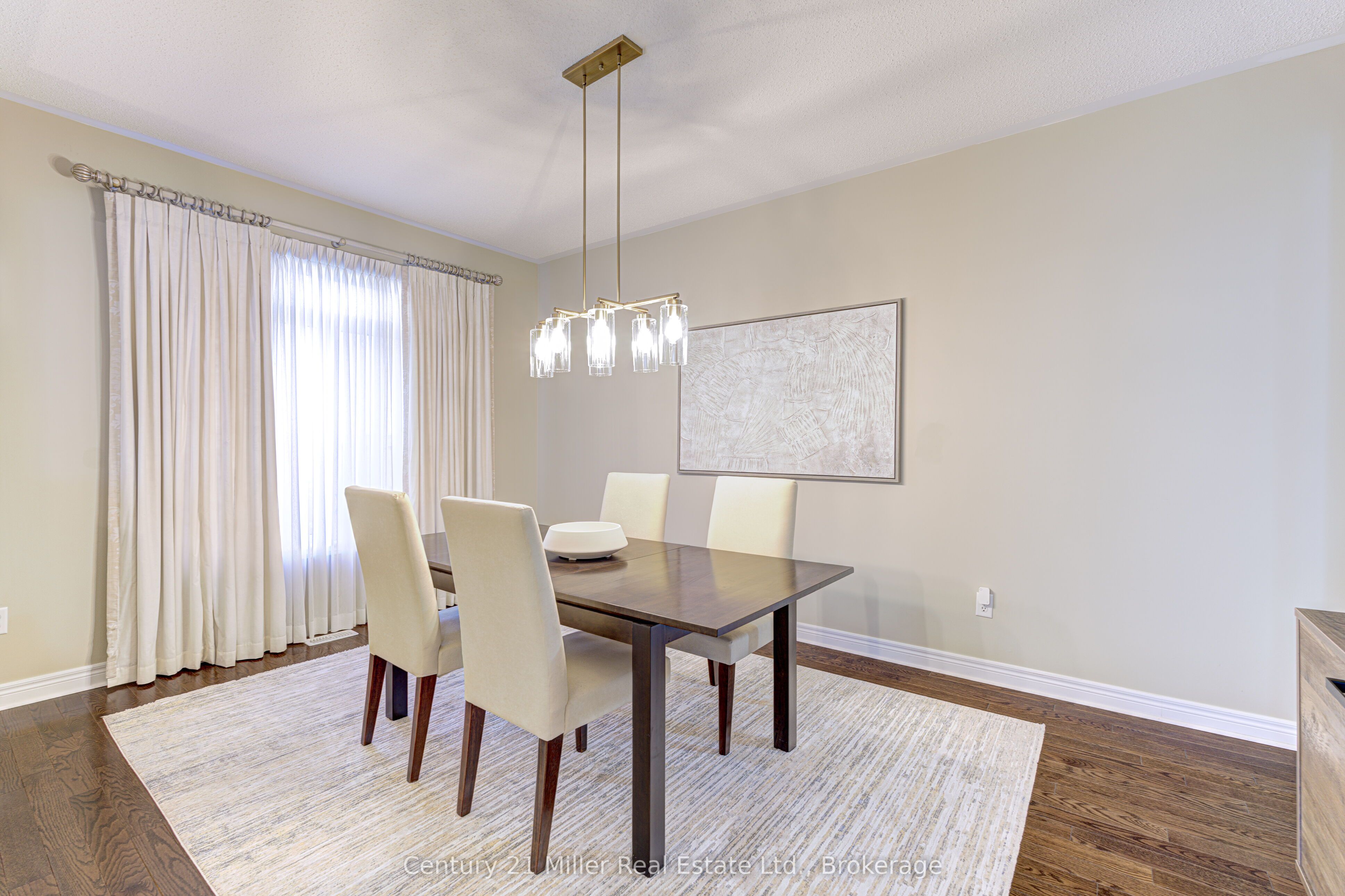 3268 Sealey Crescent Property Photo 6