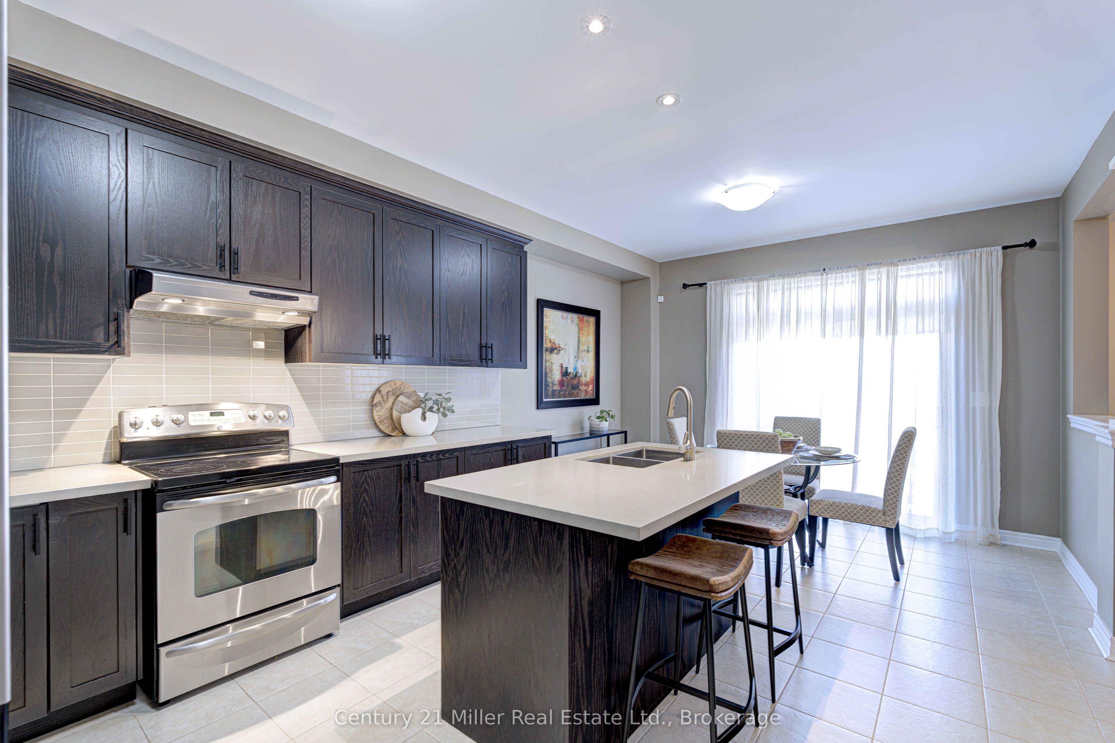 3268 Sealey Crescent Property Photo 17