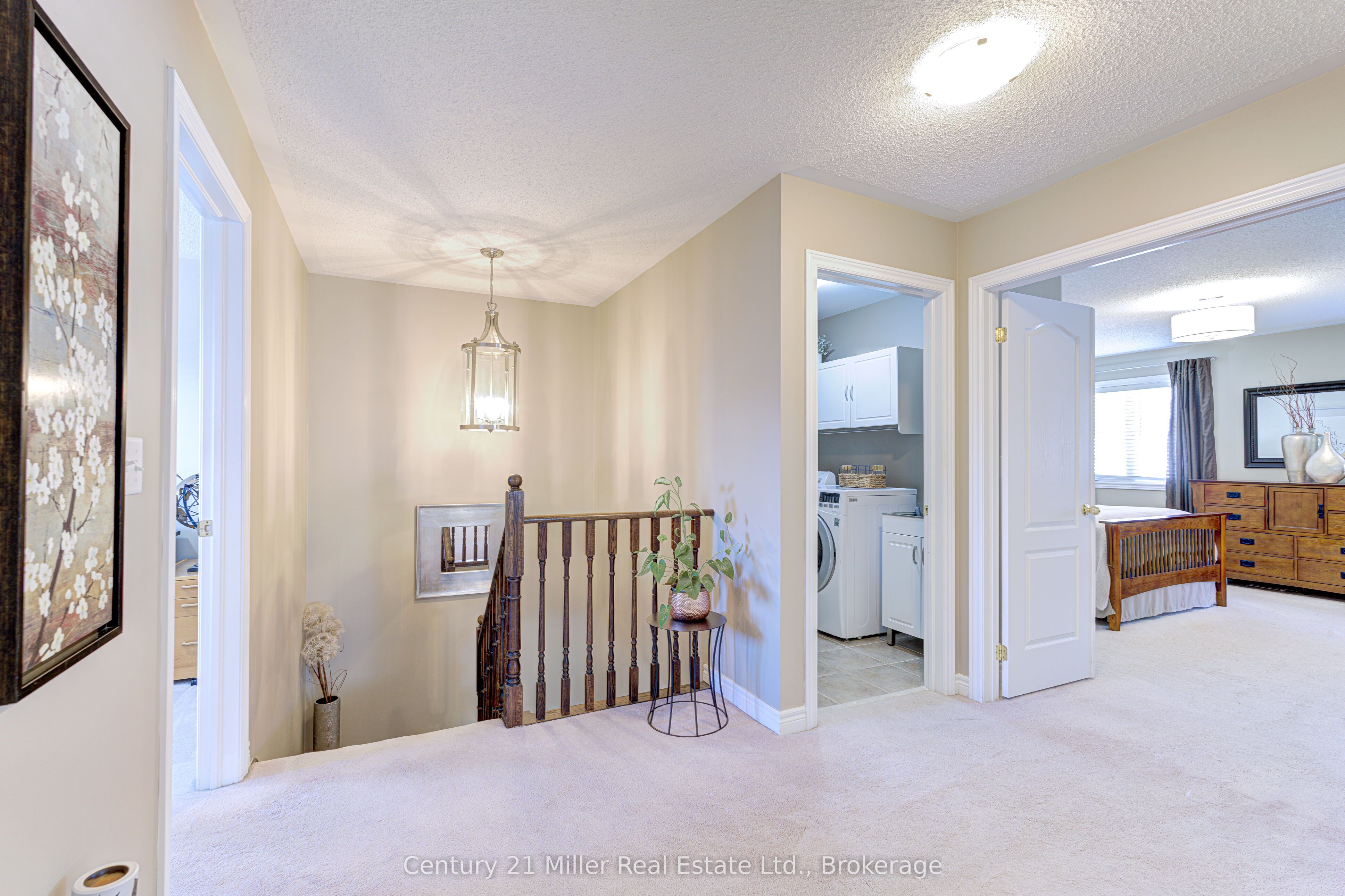 3268 Sealey Crescent Property Photo 19