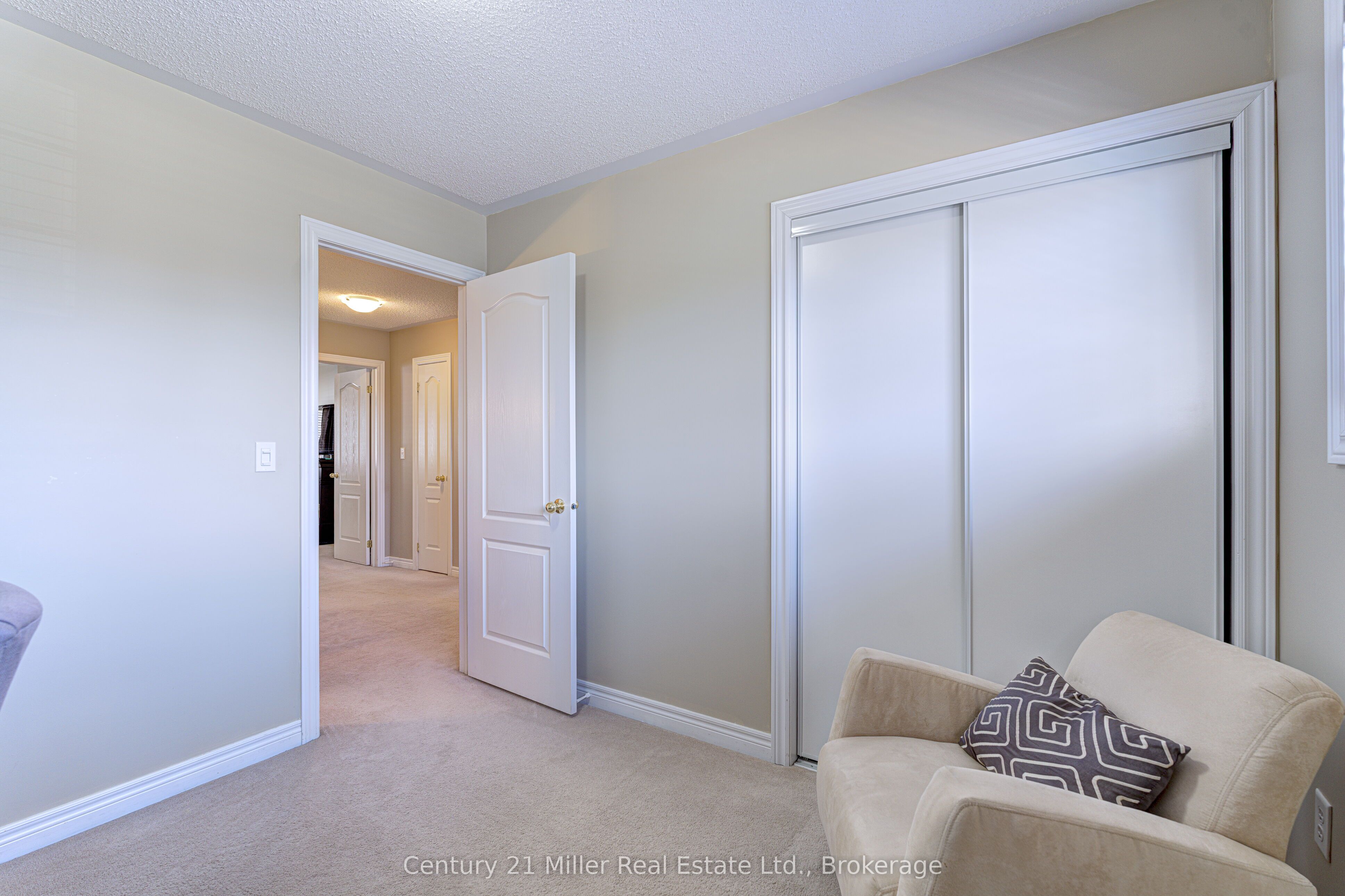 3268 Sealey Crescent Property Photo 31