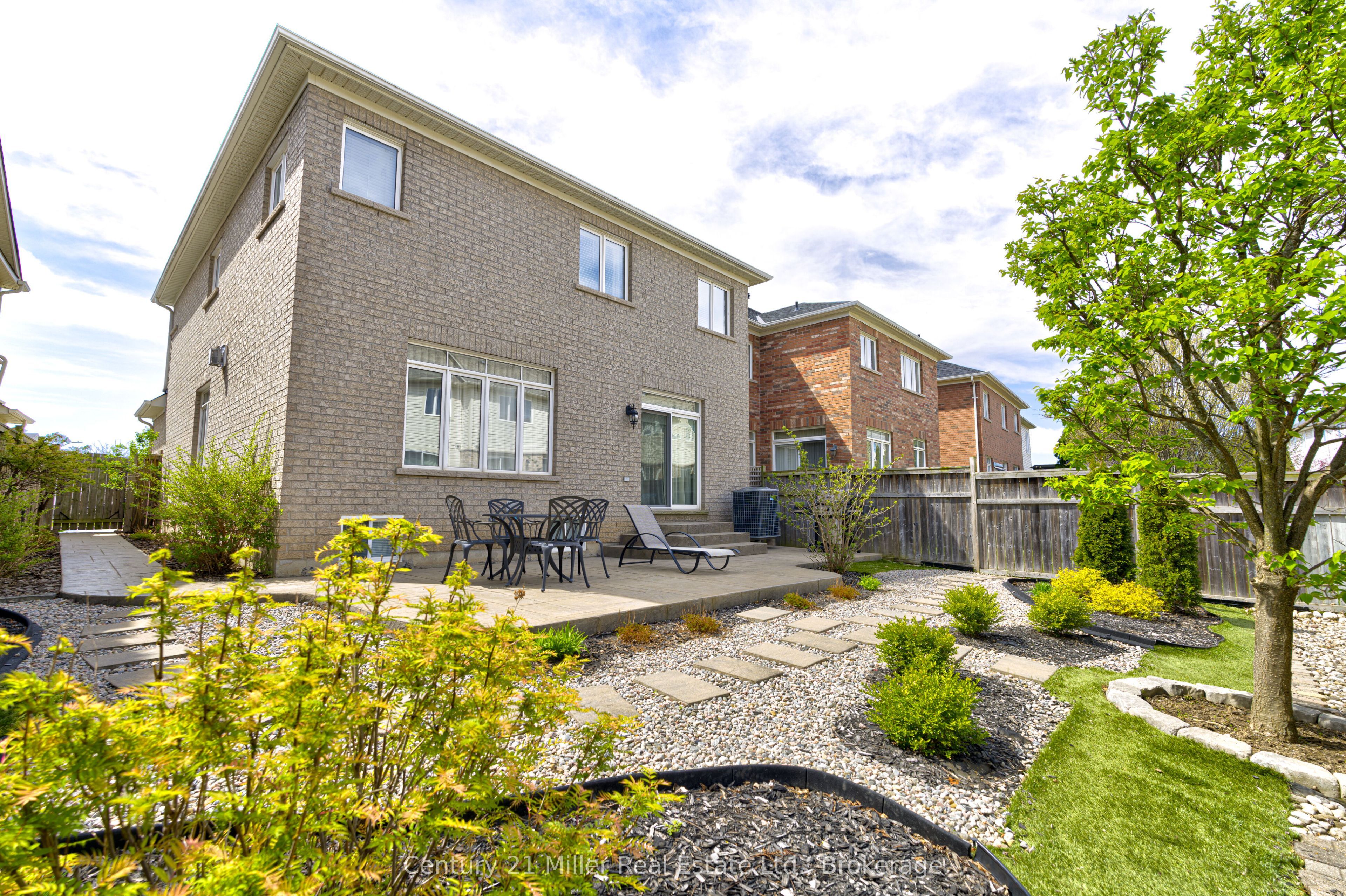 3268 Sealey Crescent Property Photo 35