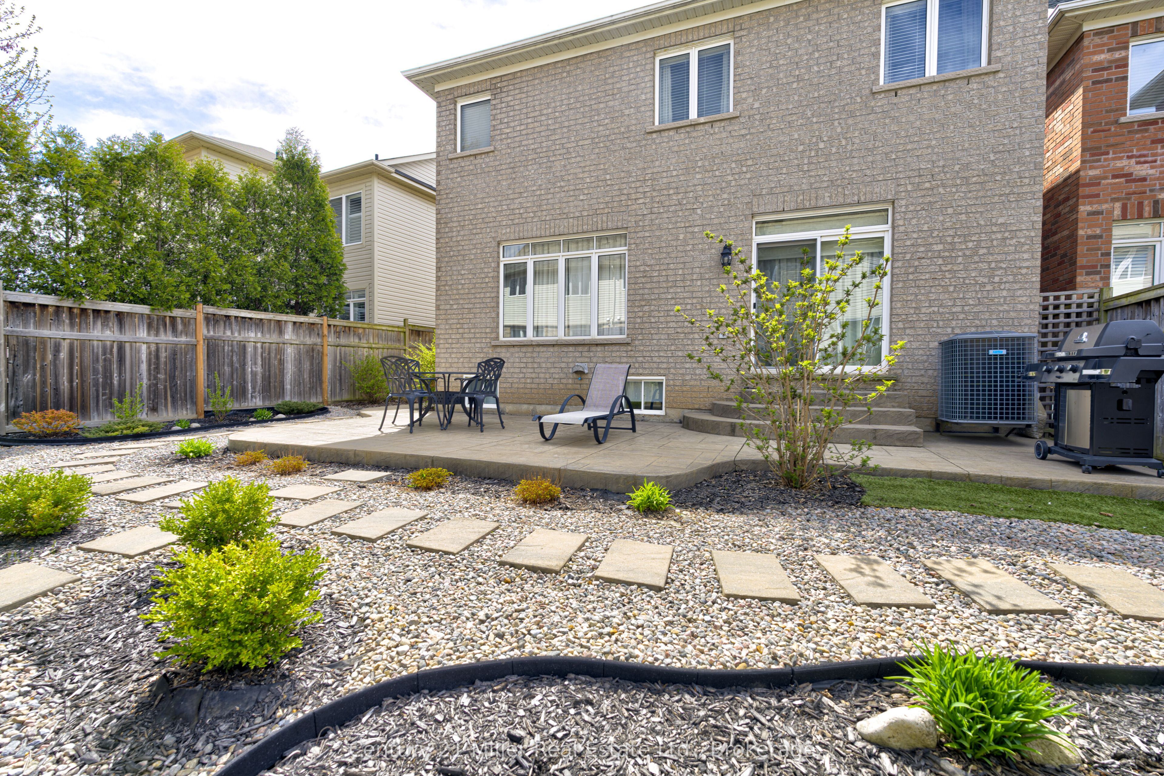 3268 Sealey Crescent Property Photo 36