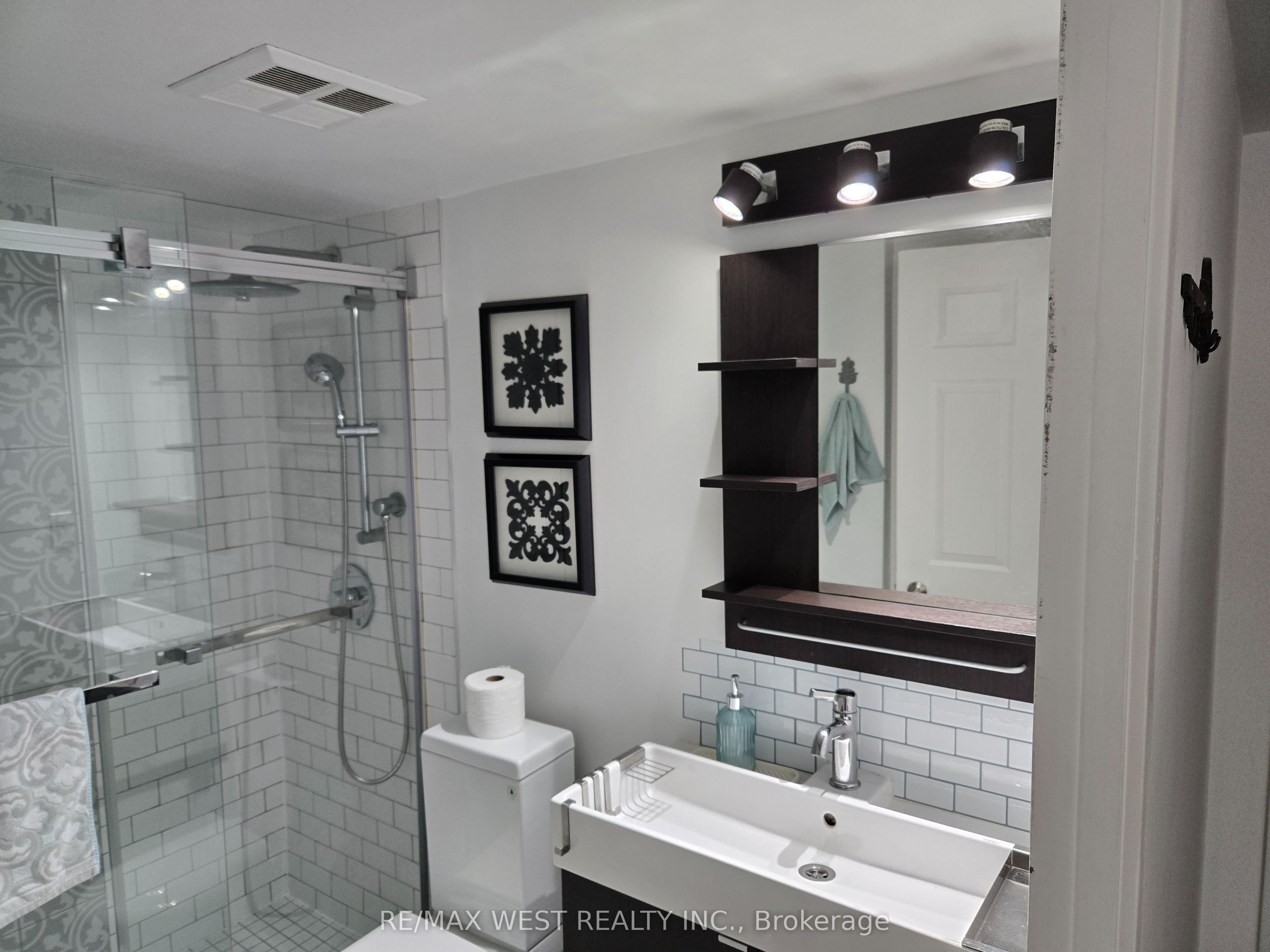 50 Kingsbridge Garden Circle 407 Property Photo 21