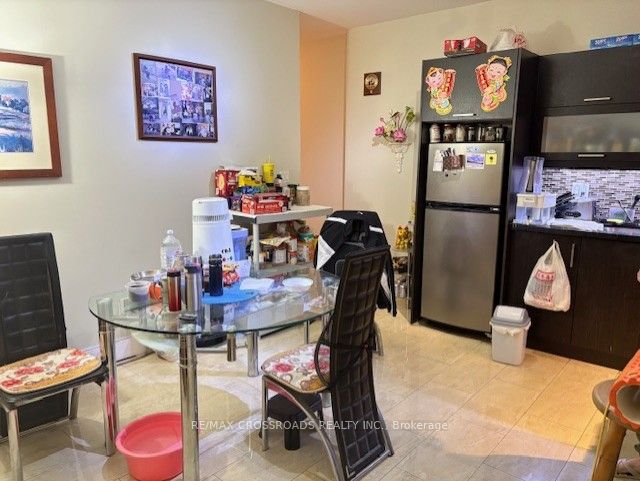 1266 Bloor Street W Property Photo 5
