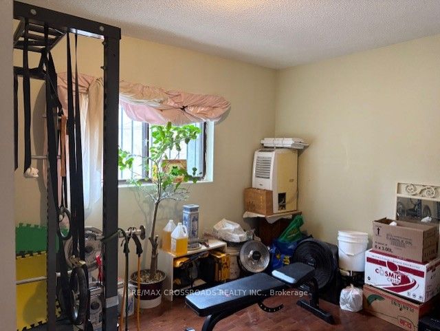 1266 Bloor Street W Property Photo 6