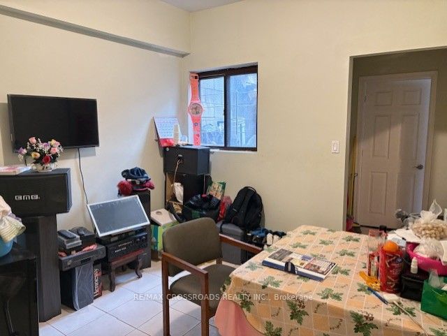 1266 Bloor Street W Property Photo 7