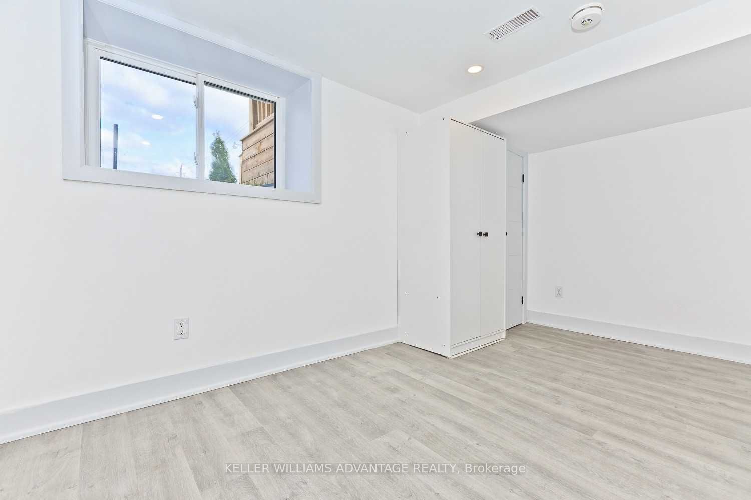 #unit B - 154 Mulock Avenue Property Photo 8