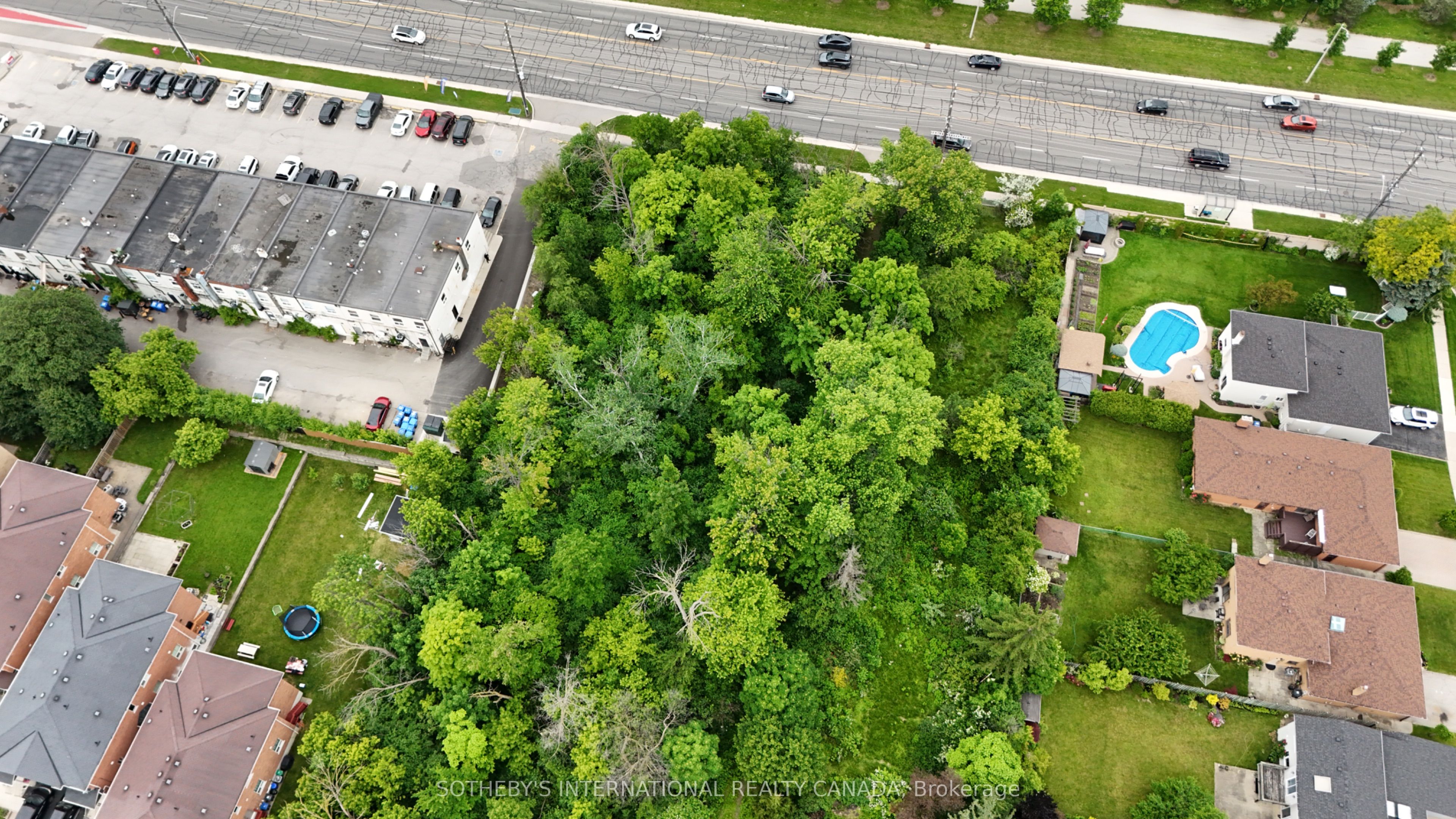 1050 Burnhamthorpe Rd E Property Photo 4