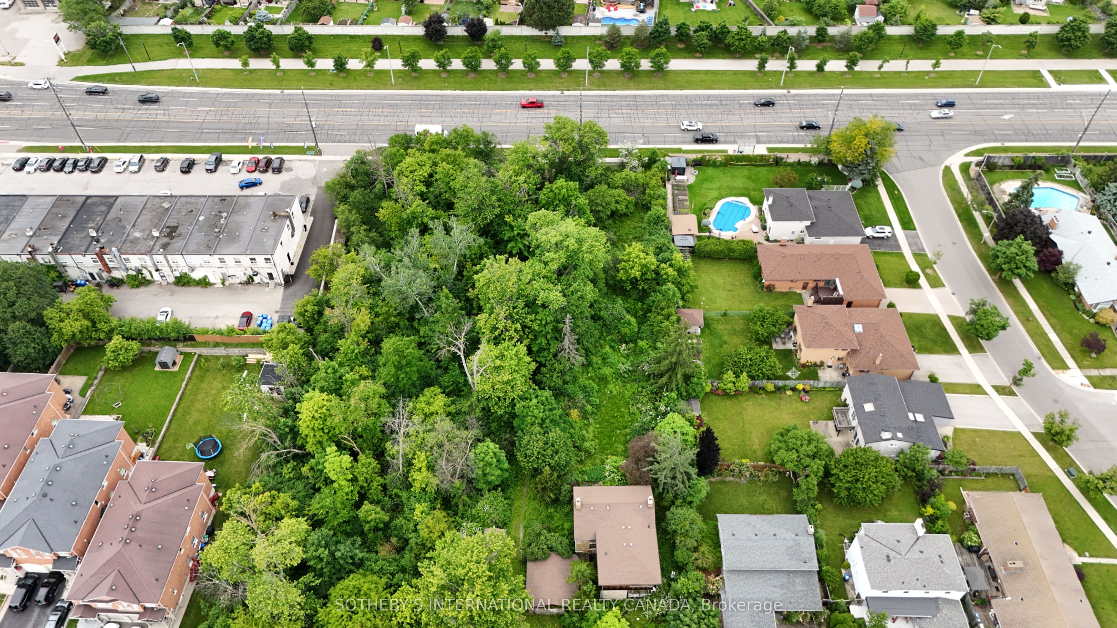 1050 Burnhamthorpe Rd E Property Photo 6