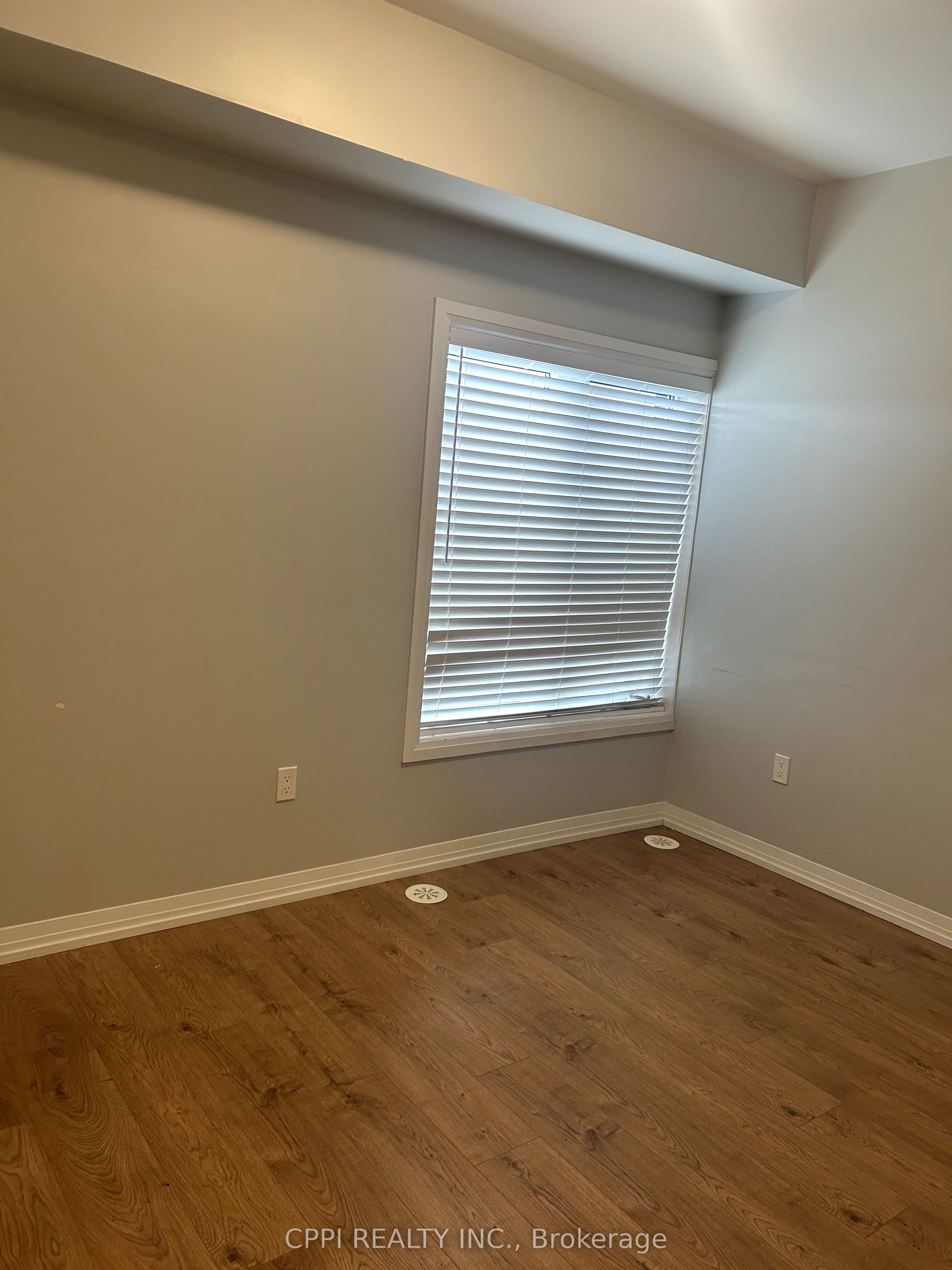 402 The East Mall Drive 318 Property Photo 14