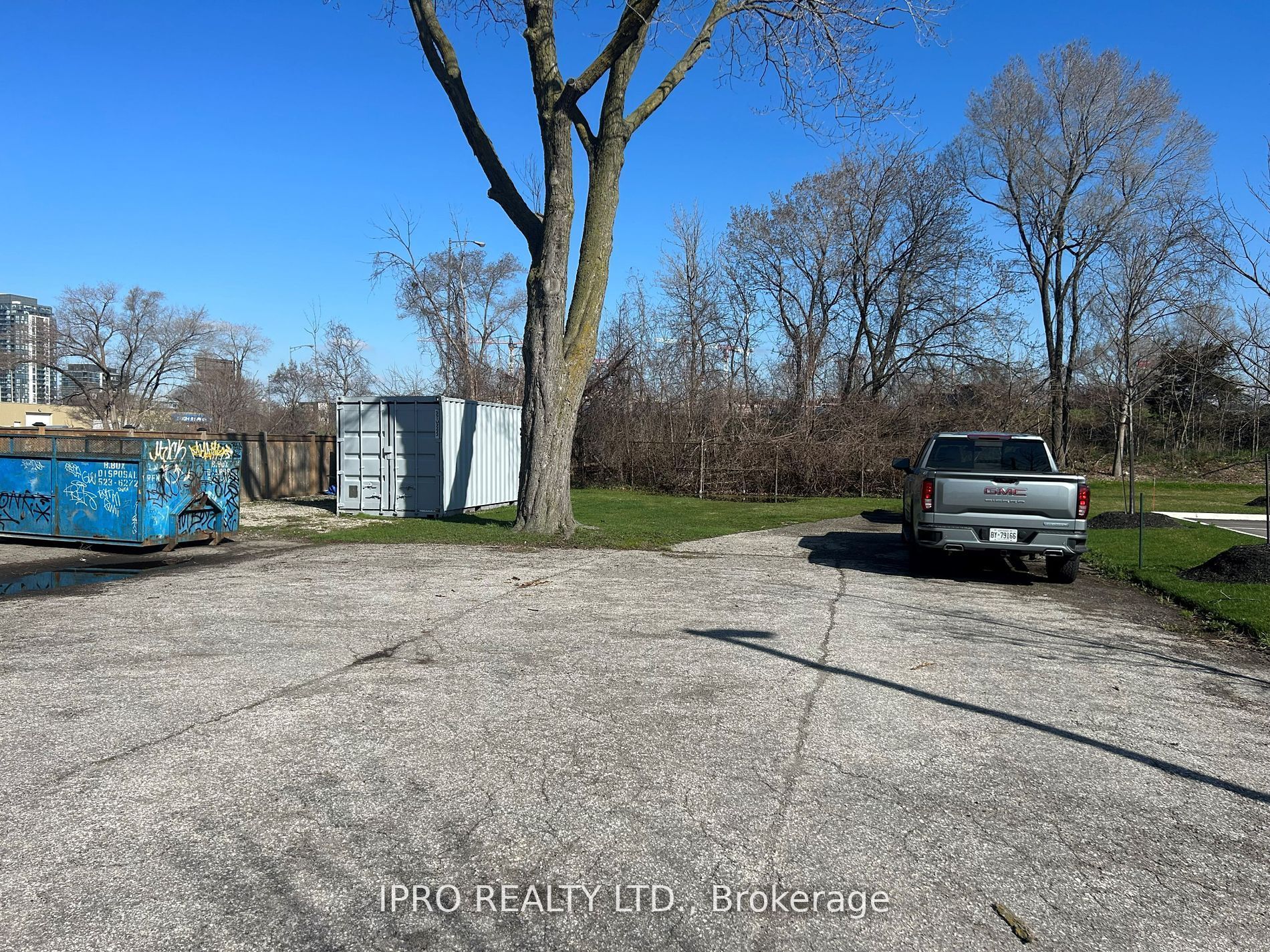 196 Evans Avenue Property Photo 2