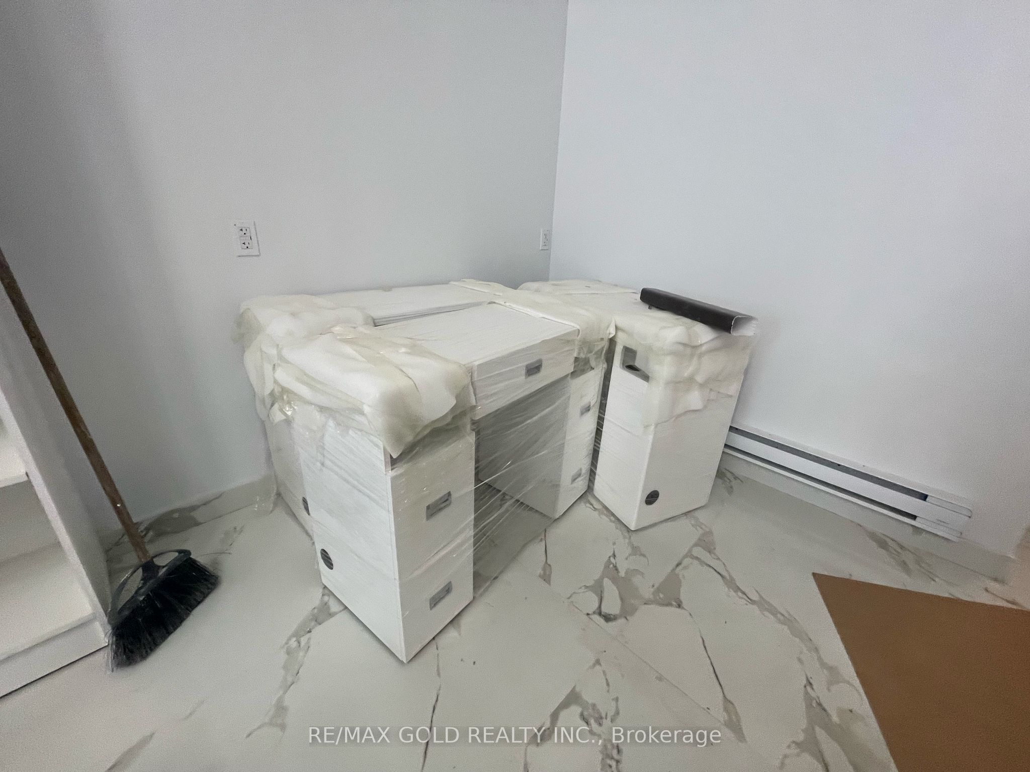 1824 St Clair Avenue W Main Floor Store Property Photo 7