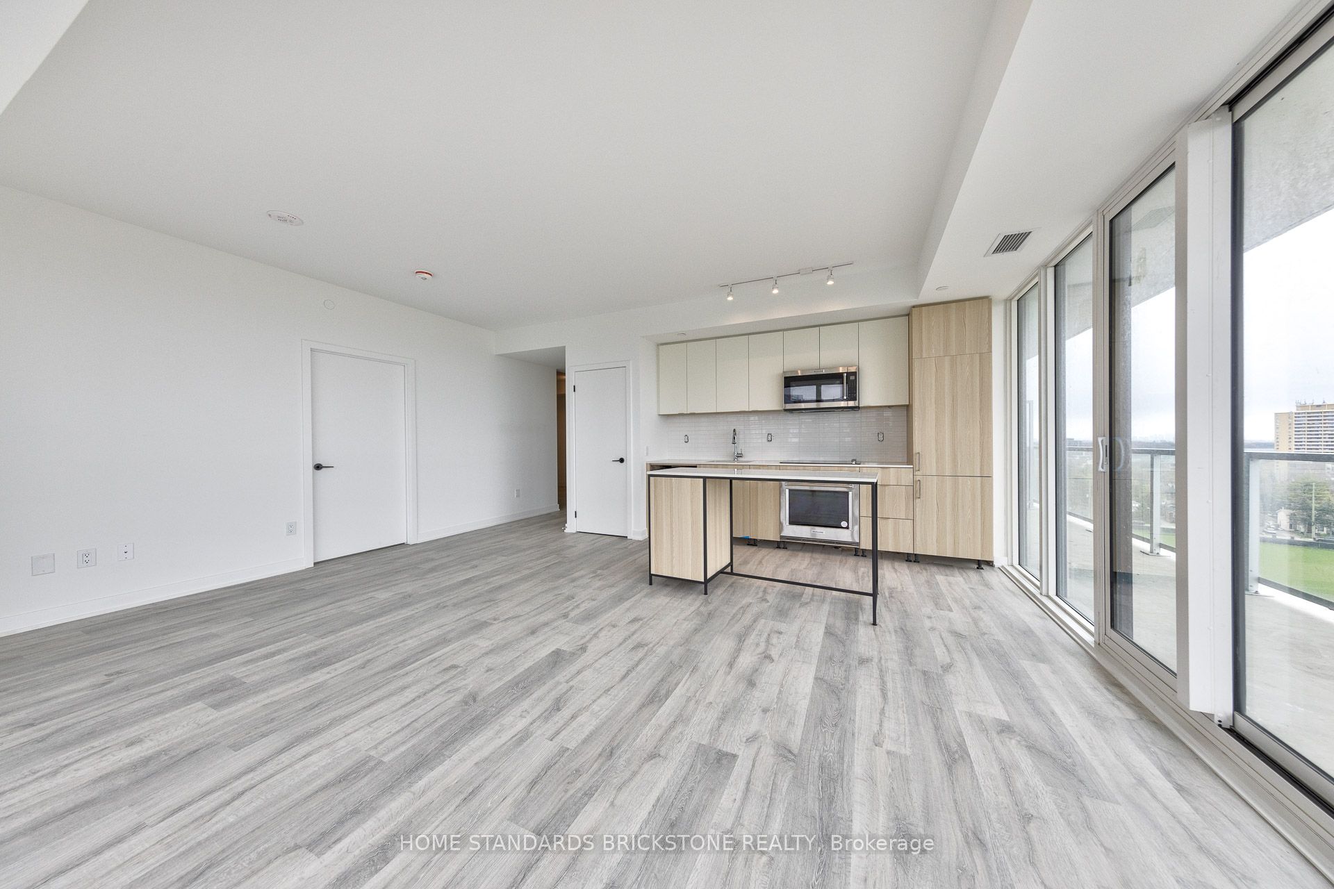 220 Missinnihe Way 1012 Property Photo 10