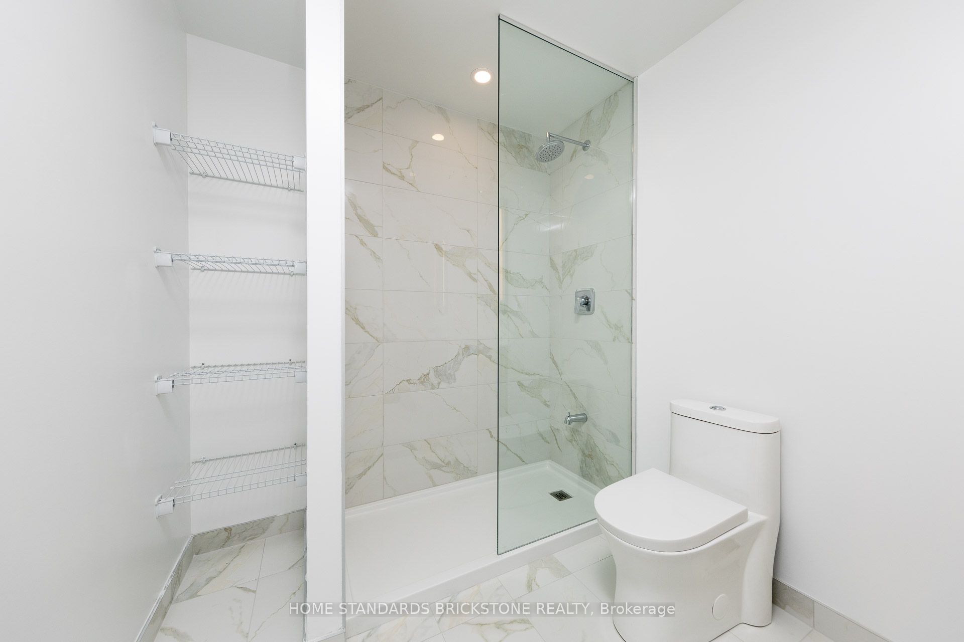 220 Missinnihe Way 1012 Property Photo 17