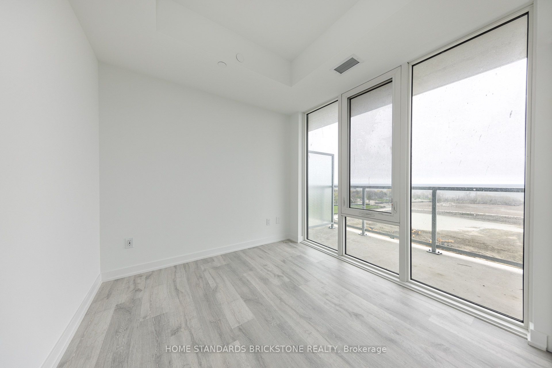 220 Missinnihe Way 1012 Property Photo 18