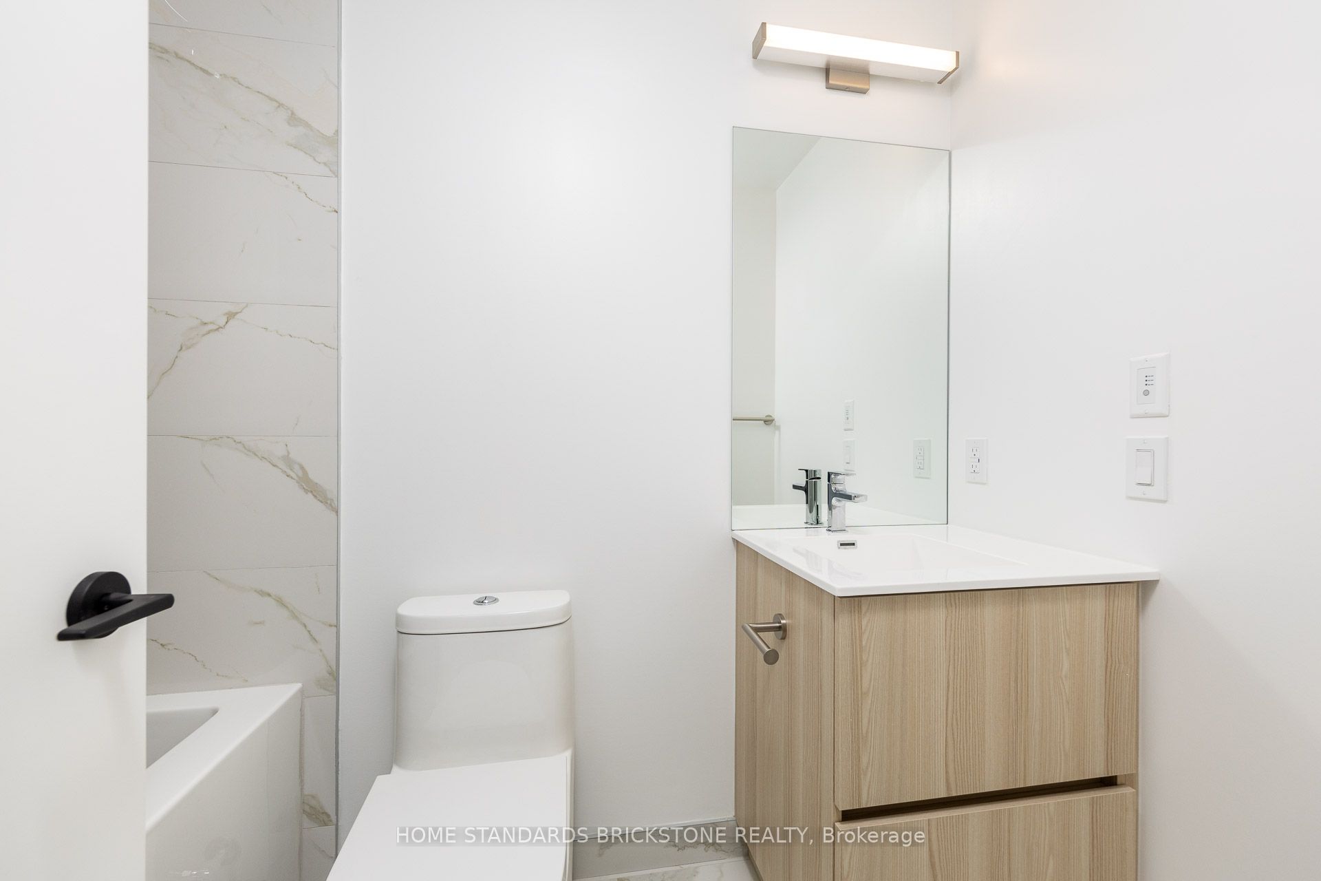 220 Missinnihe Way 1012 Property Photo 21