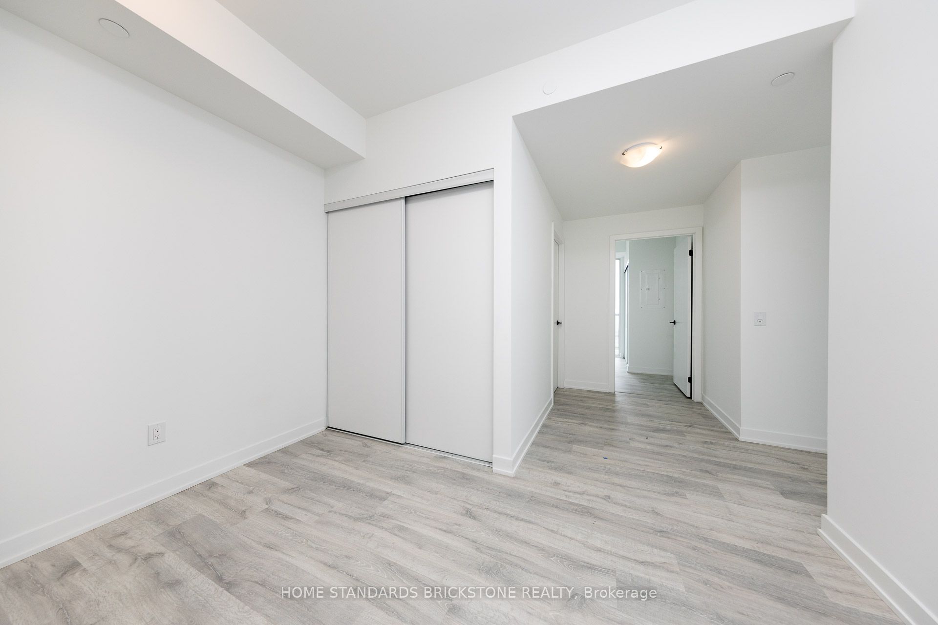220 Missinnihe Way 1012 Property Photo 25