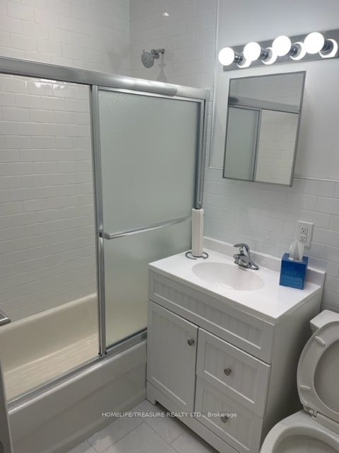 3271a Dufferin Street Property Photo 4
