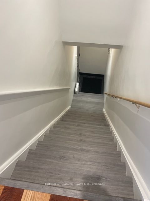 3271a Dufferin Street Property Photo 7