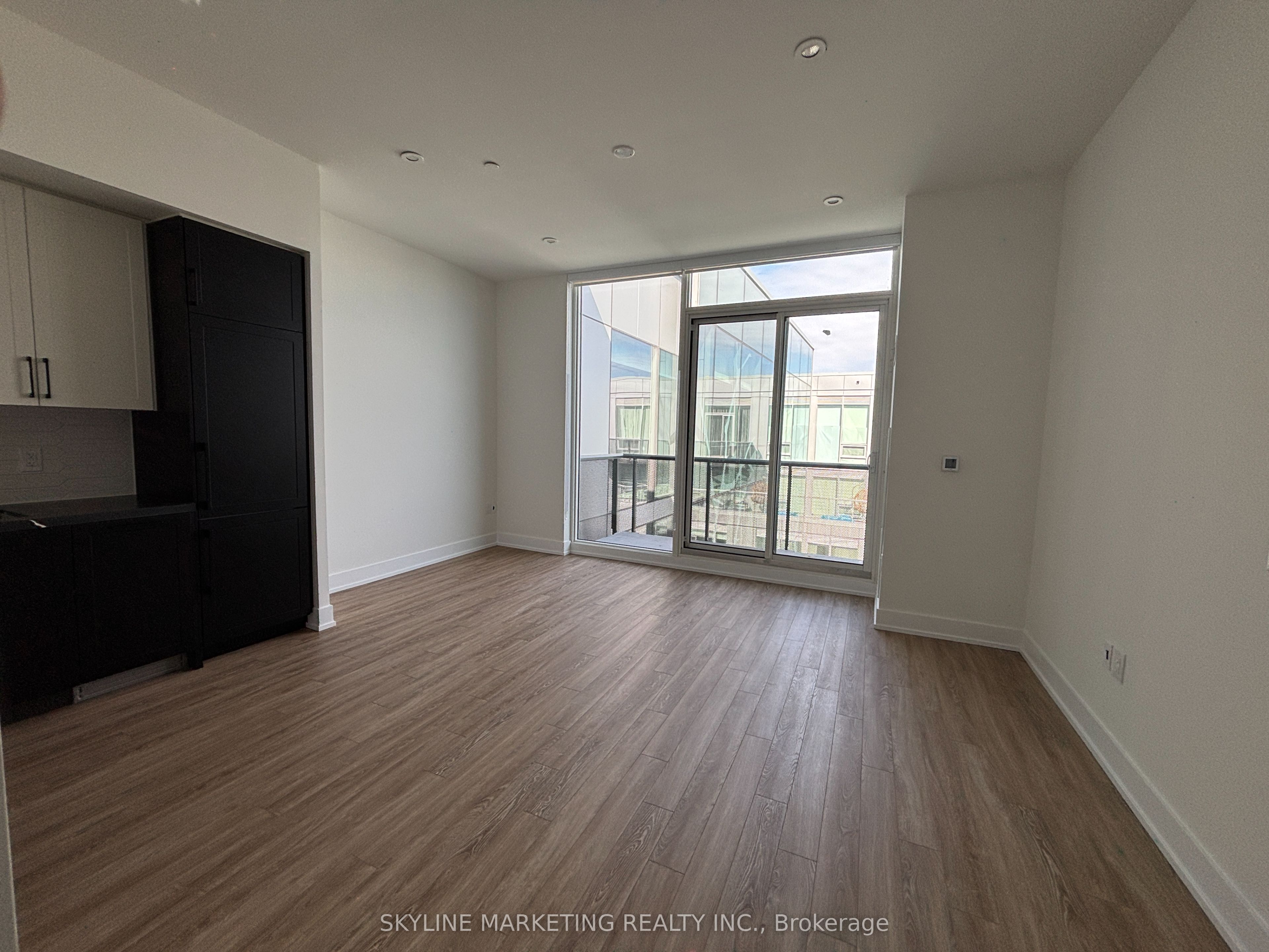 #818 - 2450 Old Bronte Road Property Photo 1