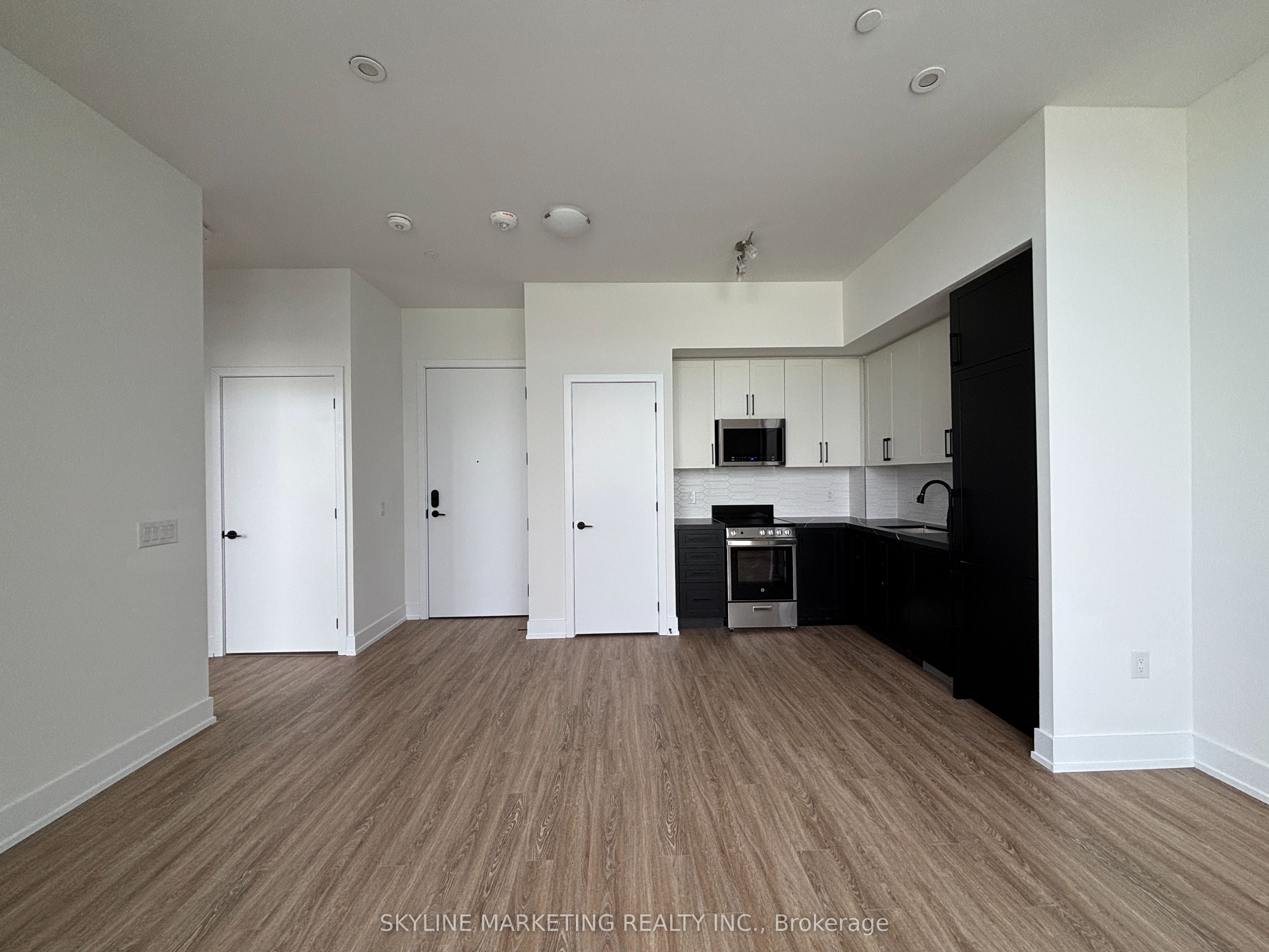 #818 - 2450 Old Bronte Road Property Photo 7