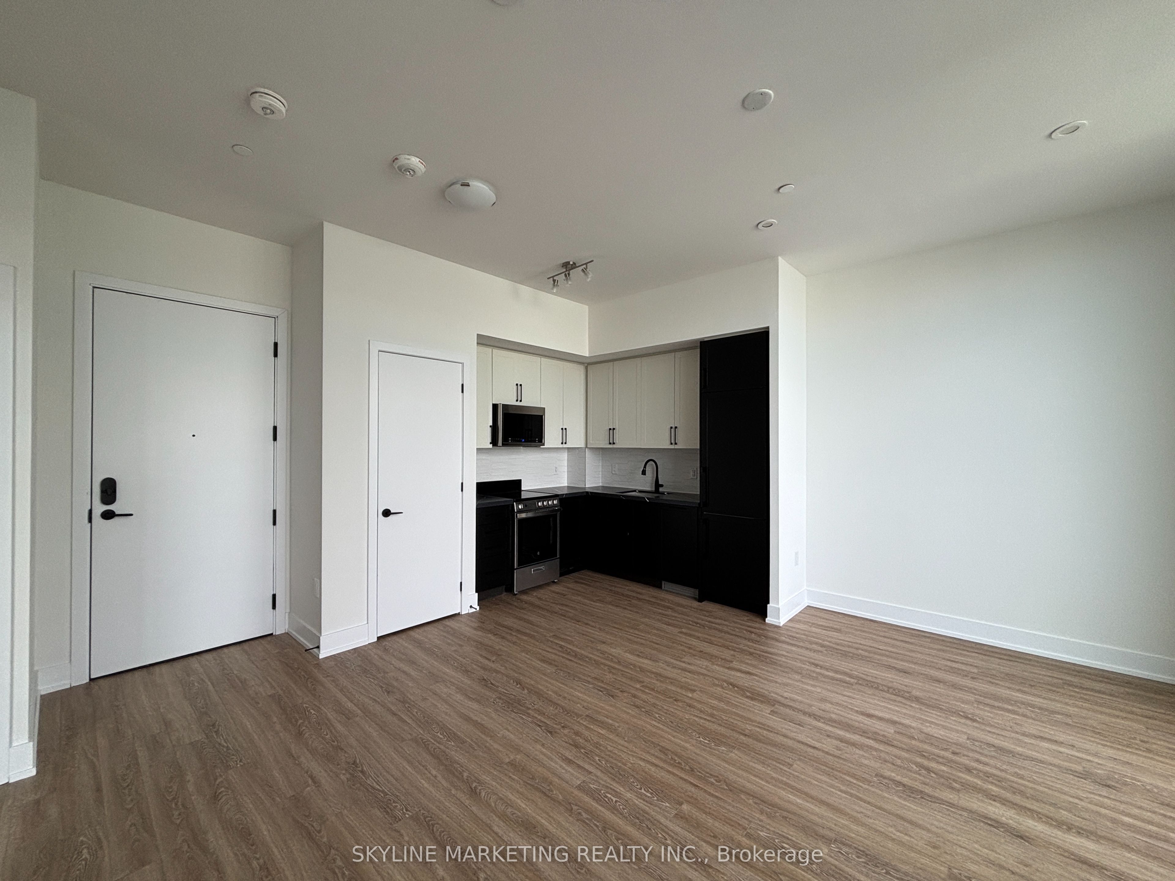 #818 - 2450 Old Bronte Road Property Photo 9