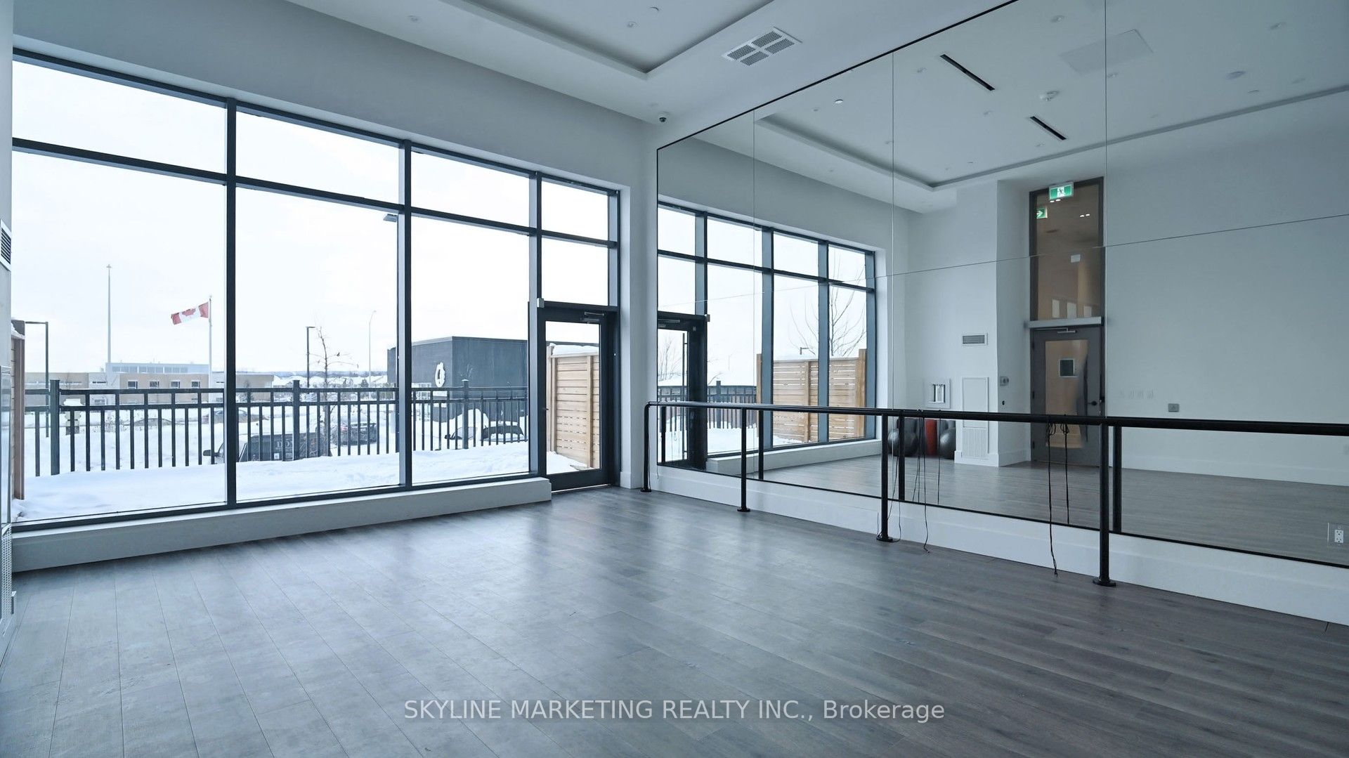 #818 - 2450 Old Bronte Road Property Photo 17