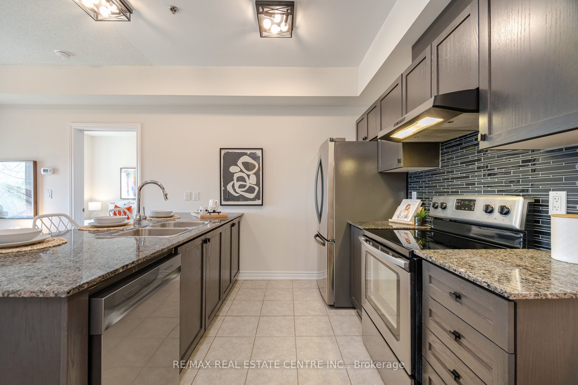#101 - 1370 Costigan Road Property Photo 10