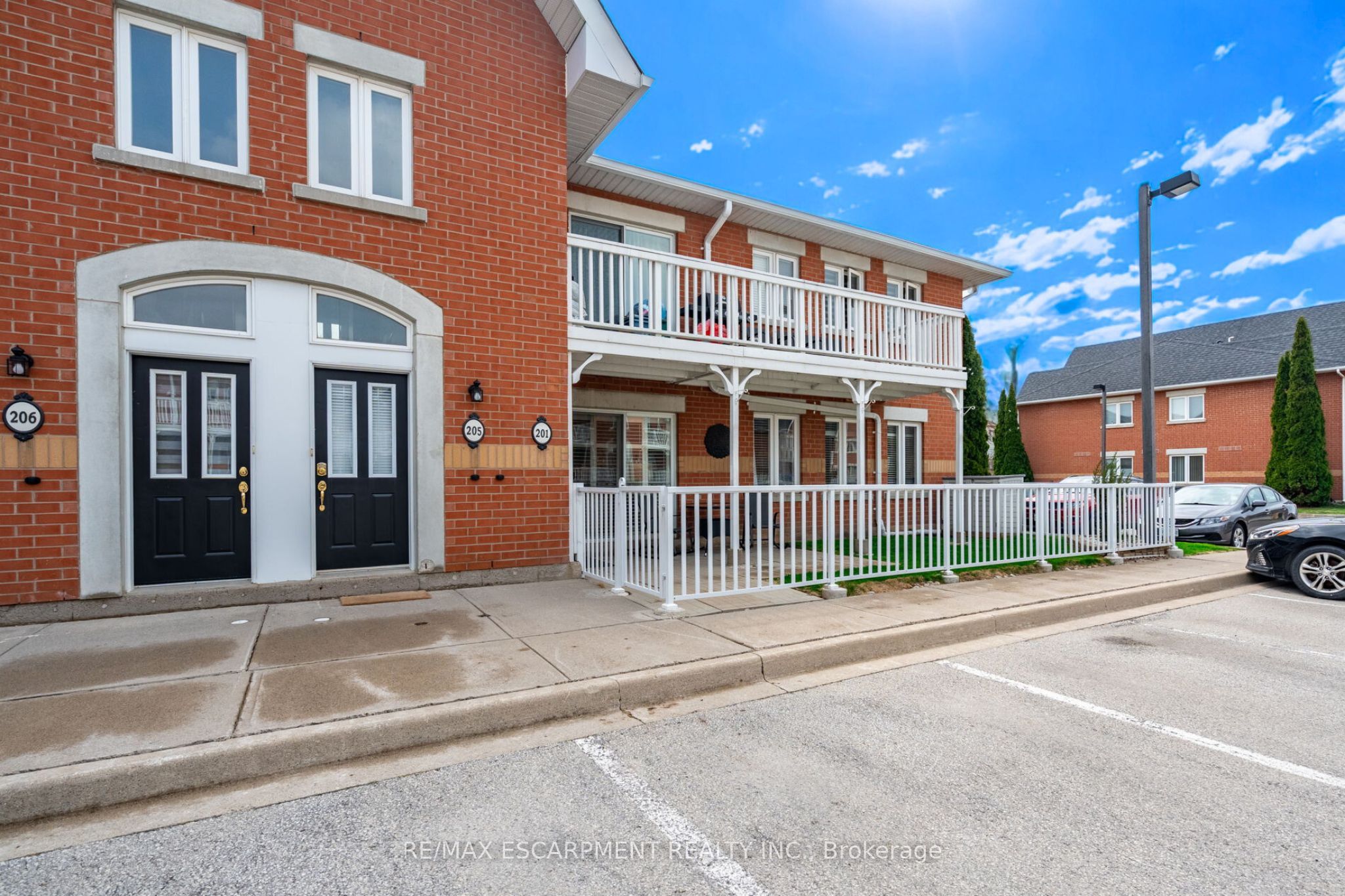 #201 - 1701 Lampman Avenue Property Photo 1