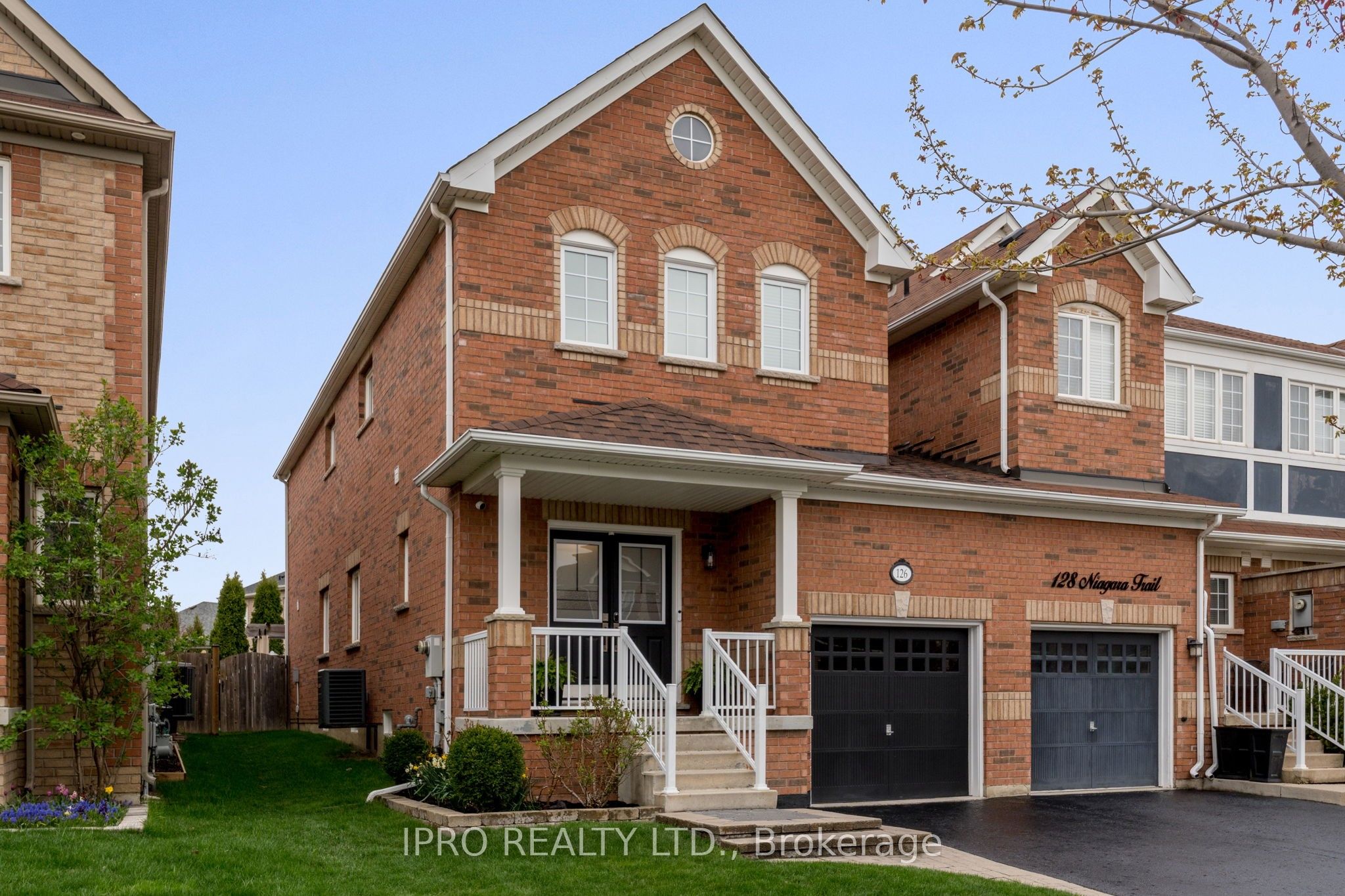 126 Niagara Trail Property Photo 1