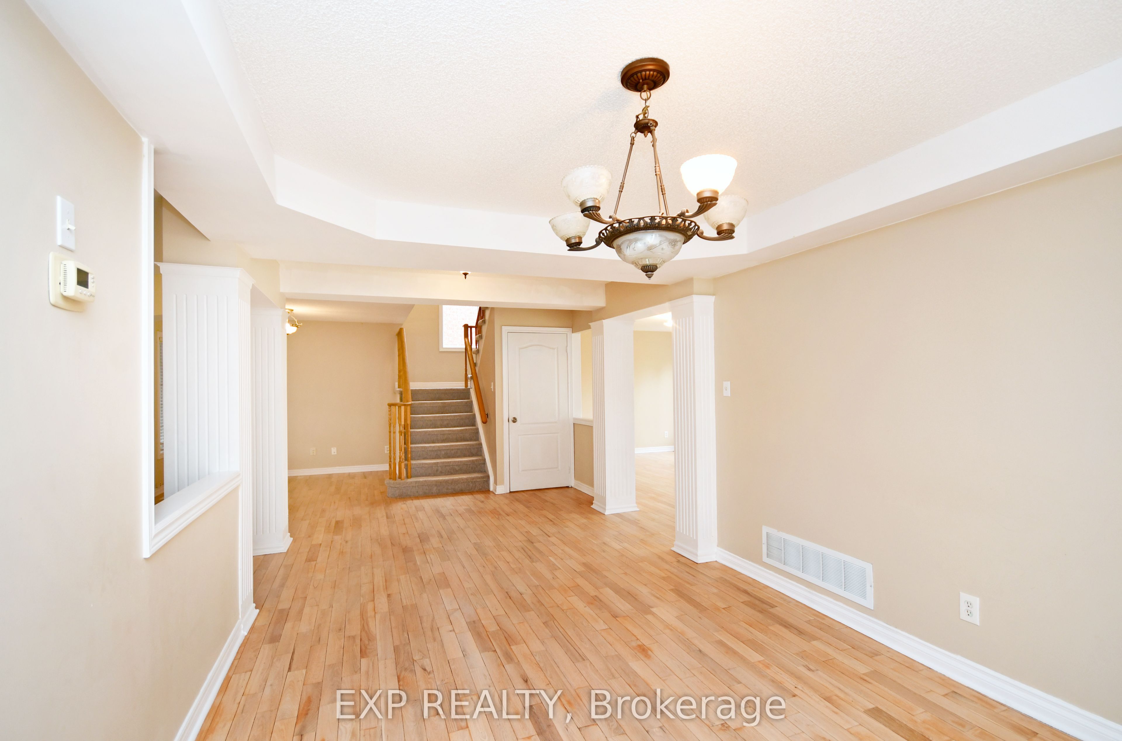 #main - 3134 Innisdale Road Property Photo 6