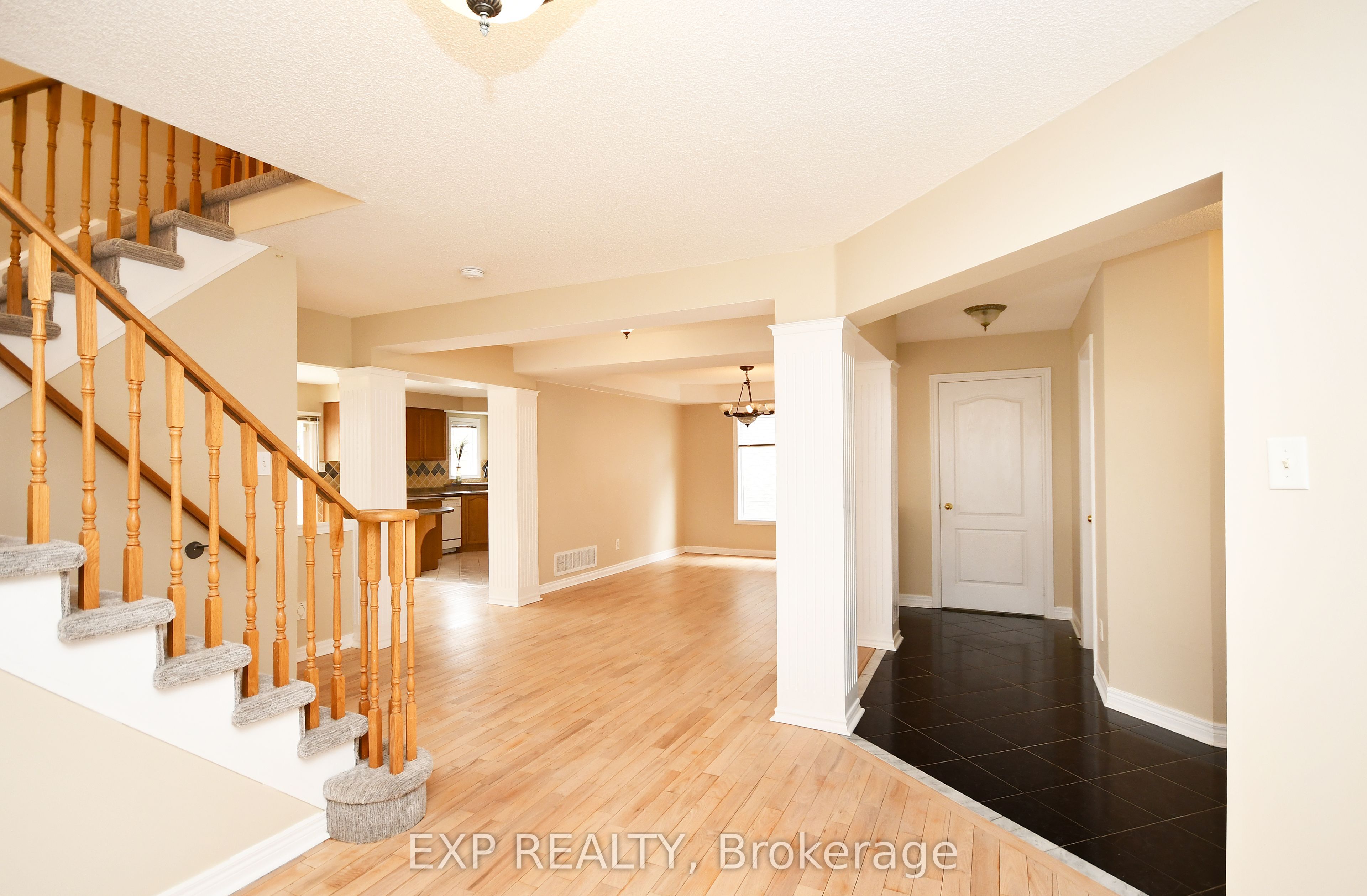 #main - 3134 Innisdale Road Property Photo 8