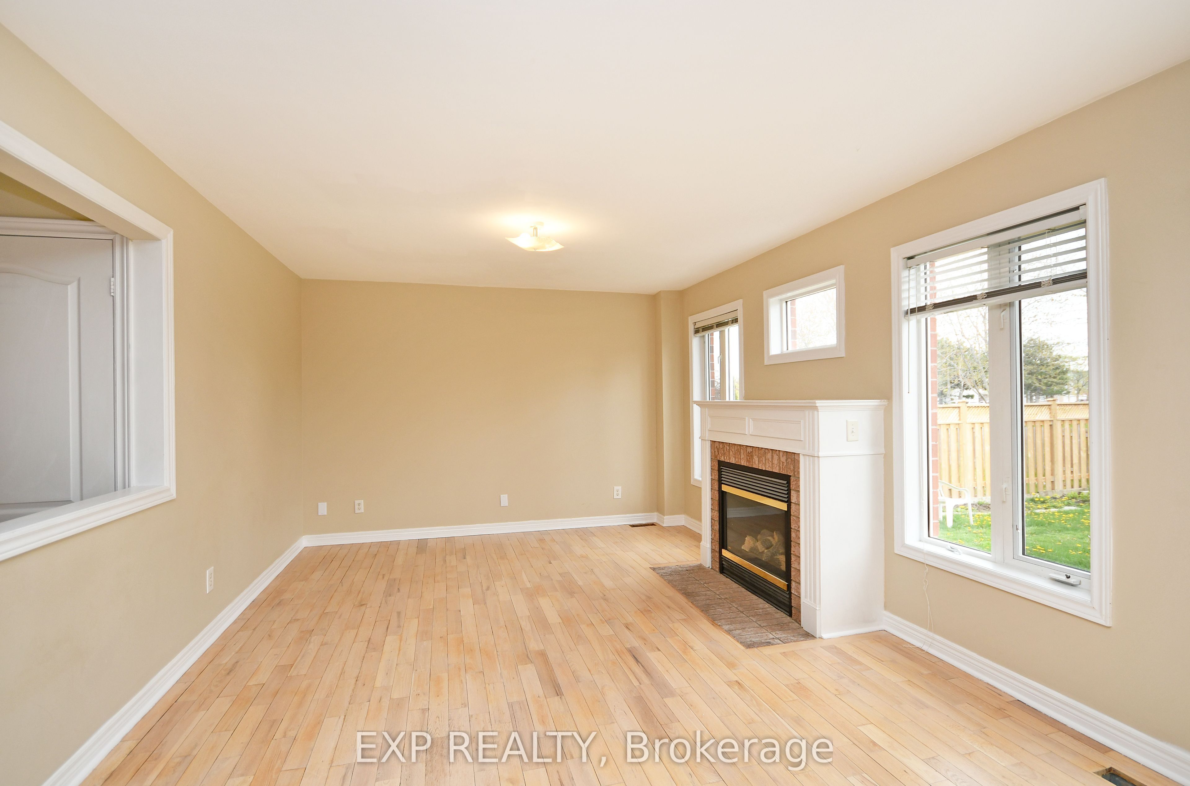 #main - 3134 Innisdale Road Property Photo 9