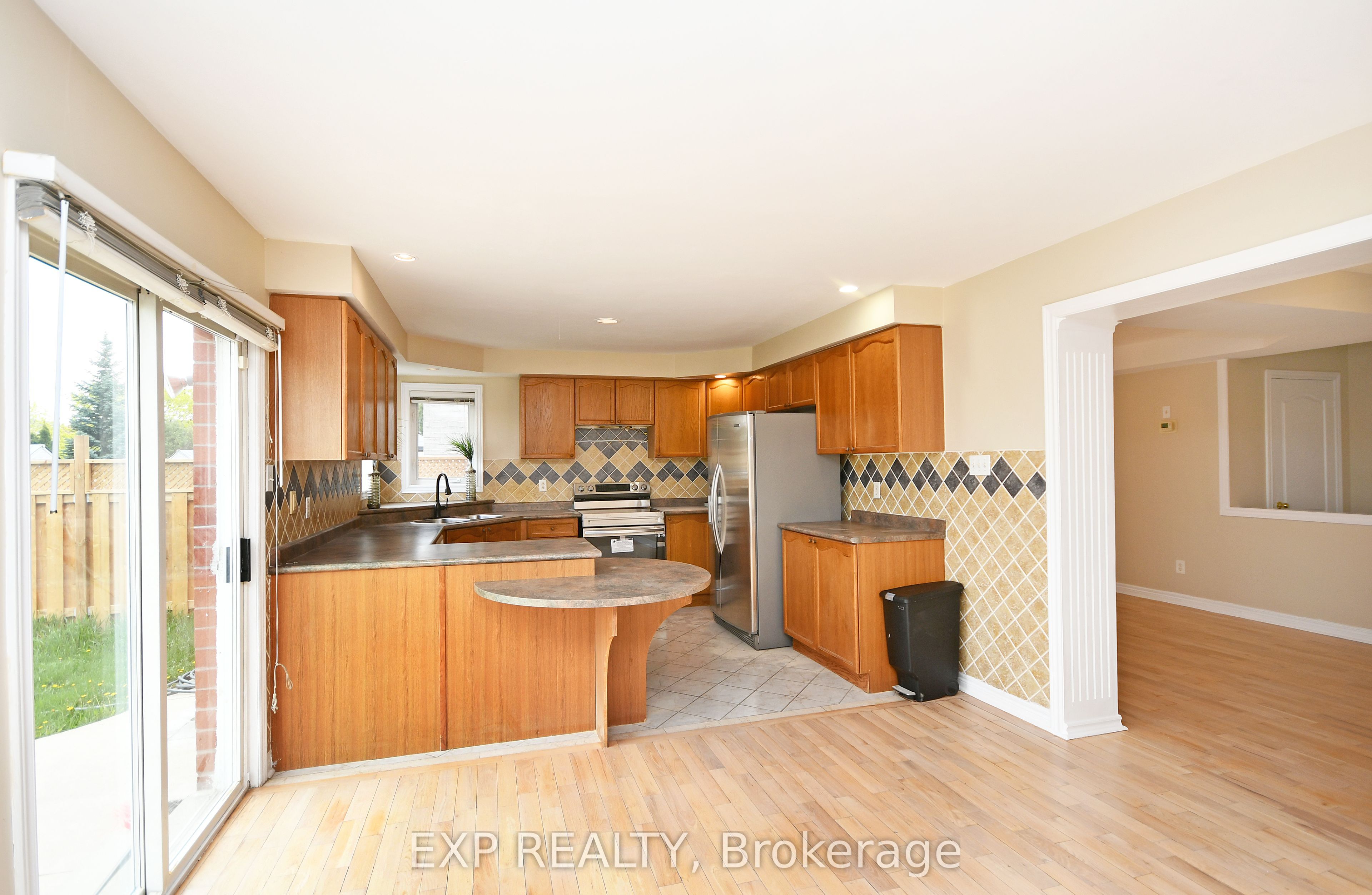 #main - 3134 Innisdale Road Property Photo 11
