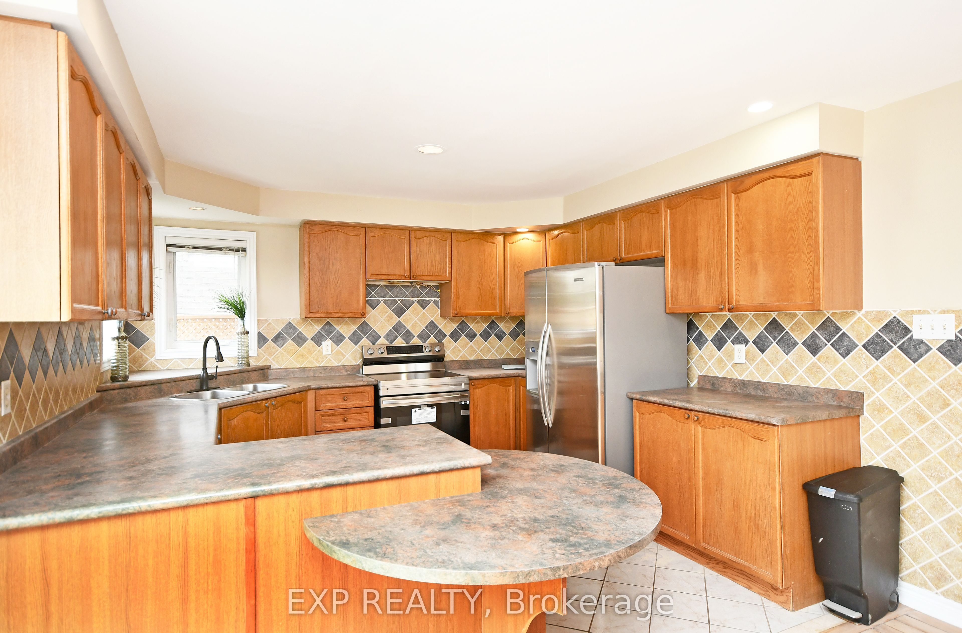 #main - 3134 Innisdale Road Property Photo 12