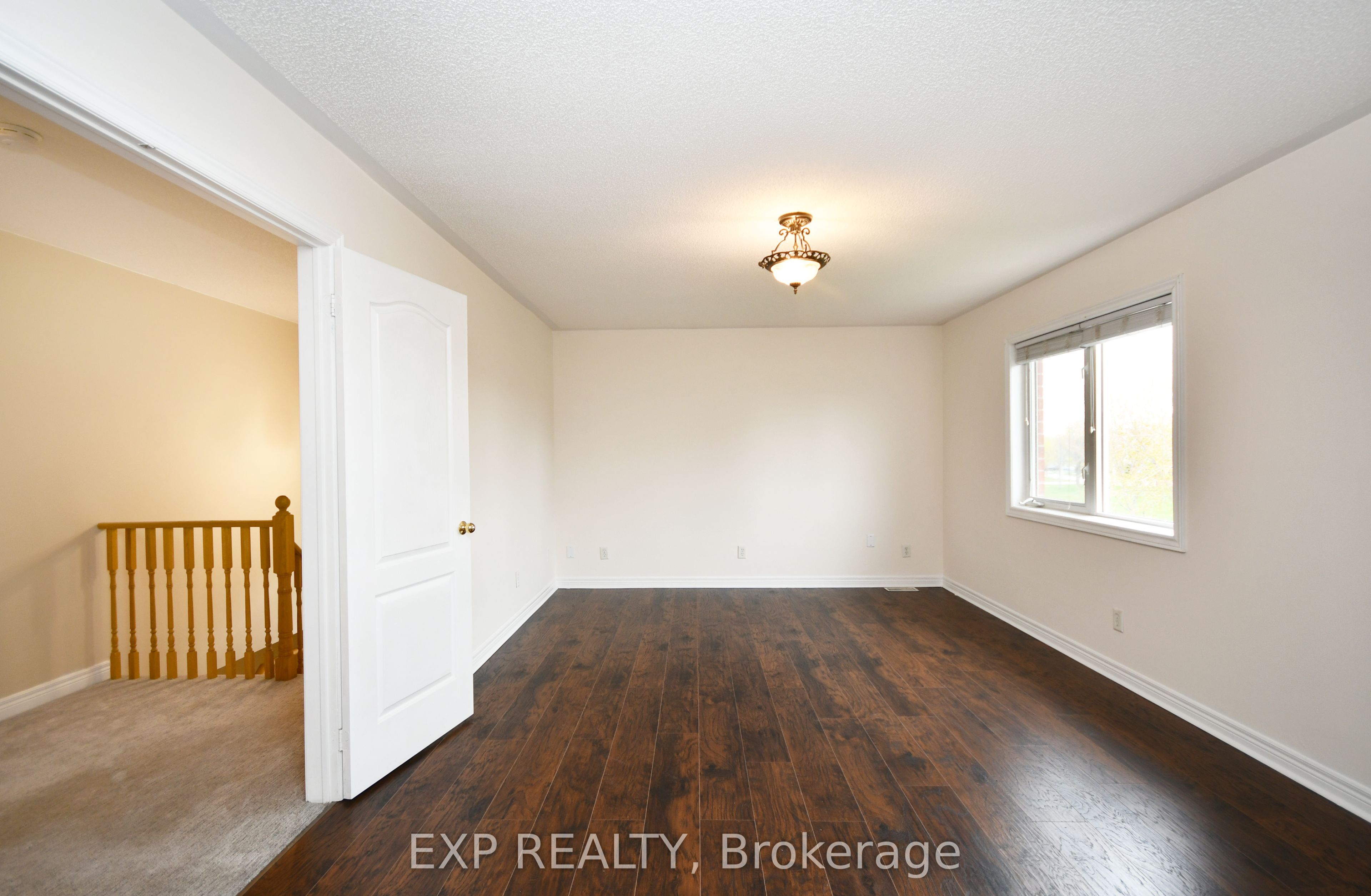 #main - 3134 Innisdale Road Property Photo 14