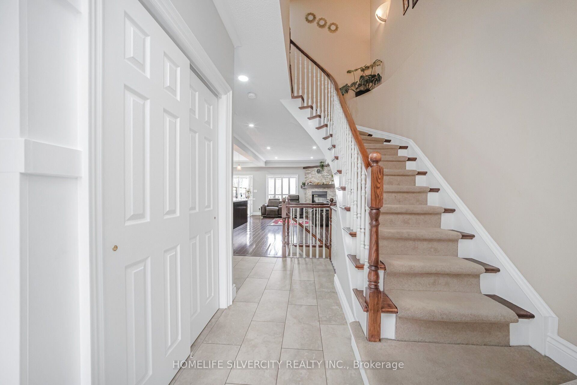 4093 Medland Drive Property Photo 4