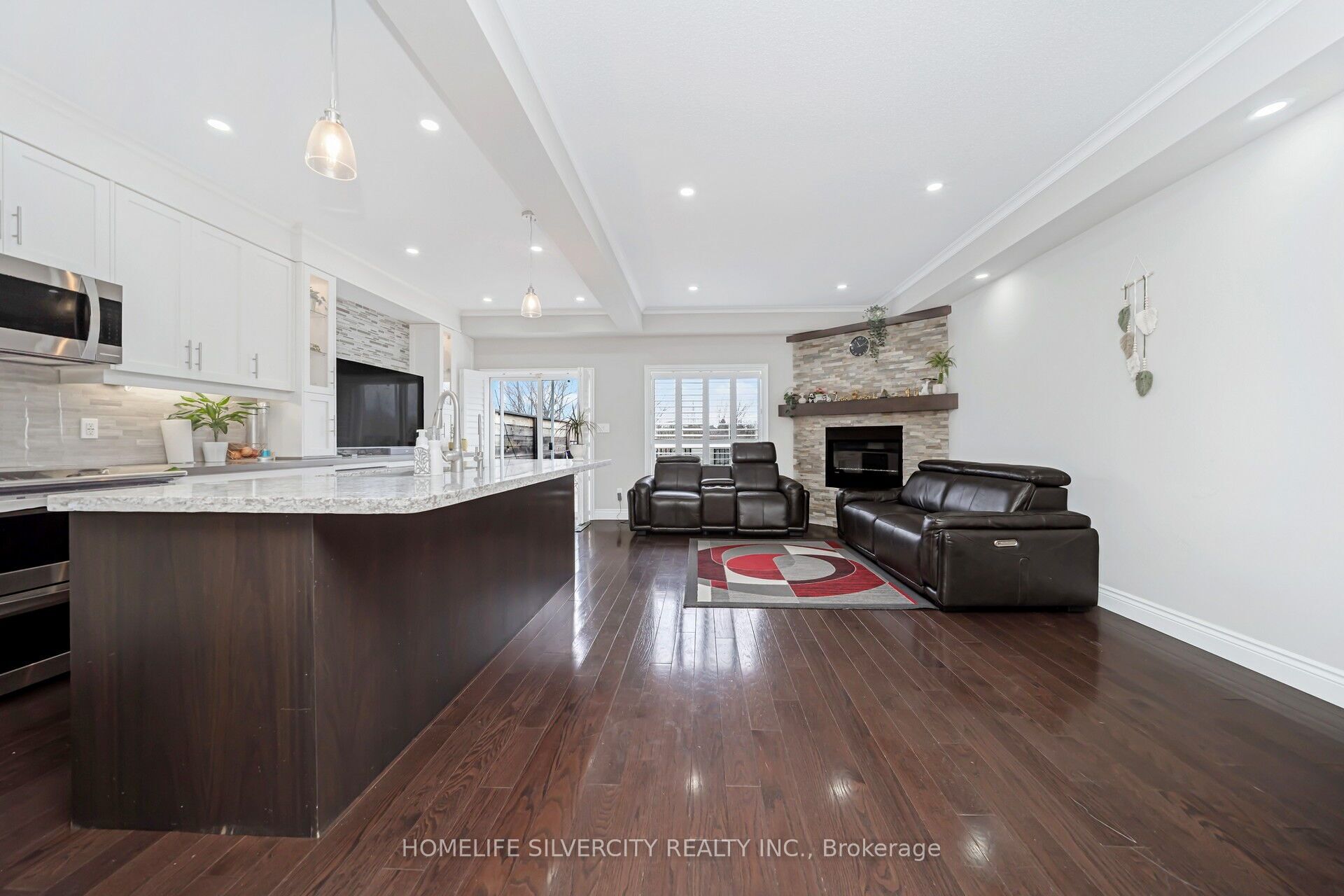 4093 Medland Drive Property Photo 6