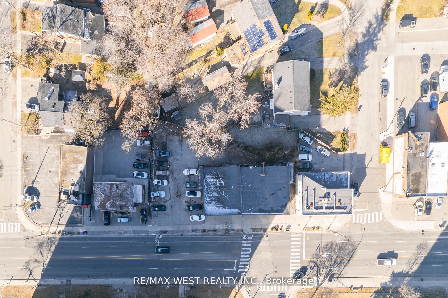 4990 Dundas Street W Property Photo 8